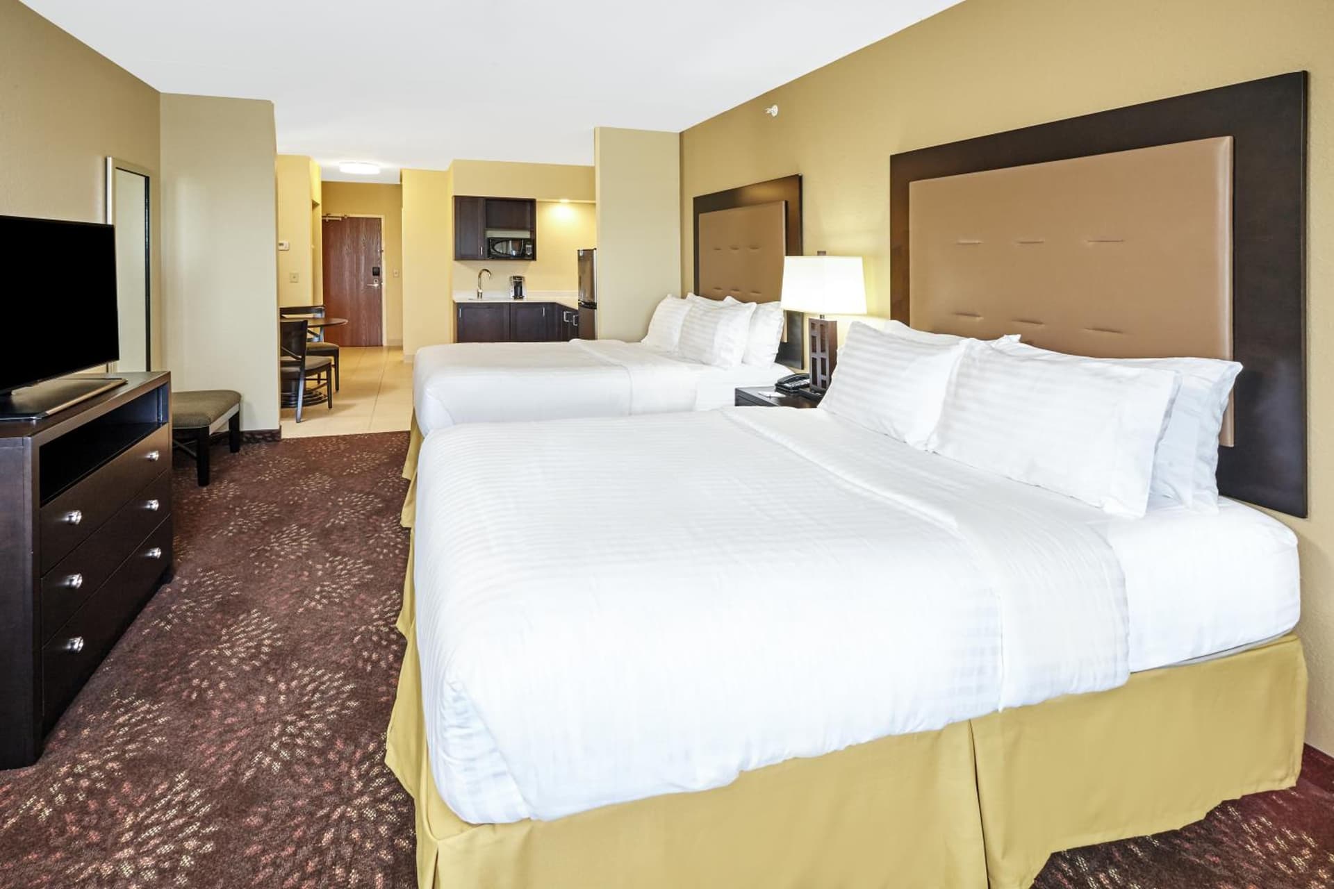 Holiday Inn Express & Suites Sandusky by IHG interior in Sandusky, OH — gallery photo 2