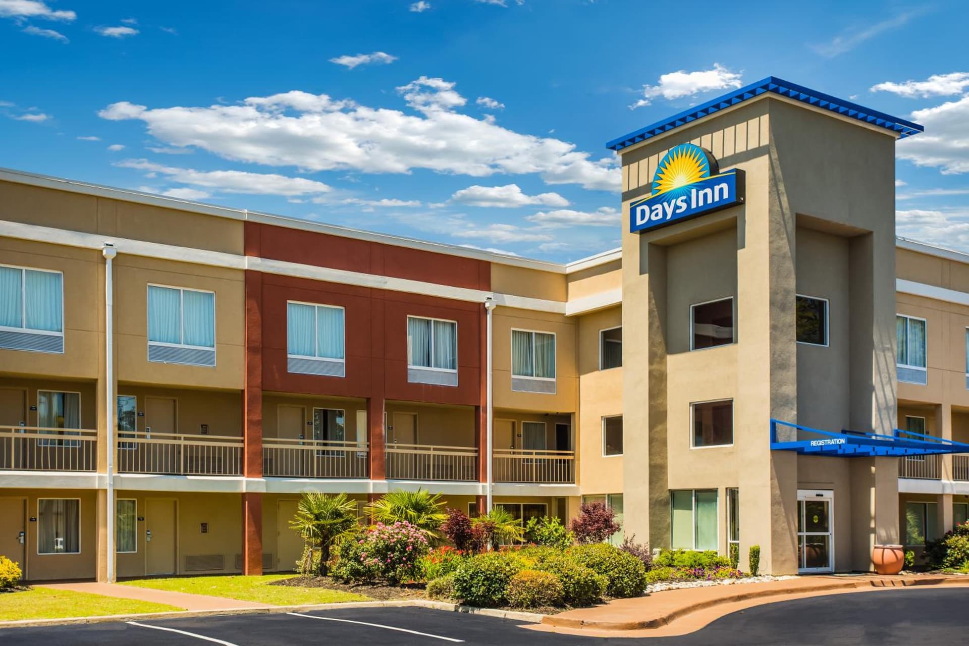 Days Inn by Wyndham Florence Near Civic Center interior in Florence, SC — gallery photo 2