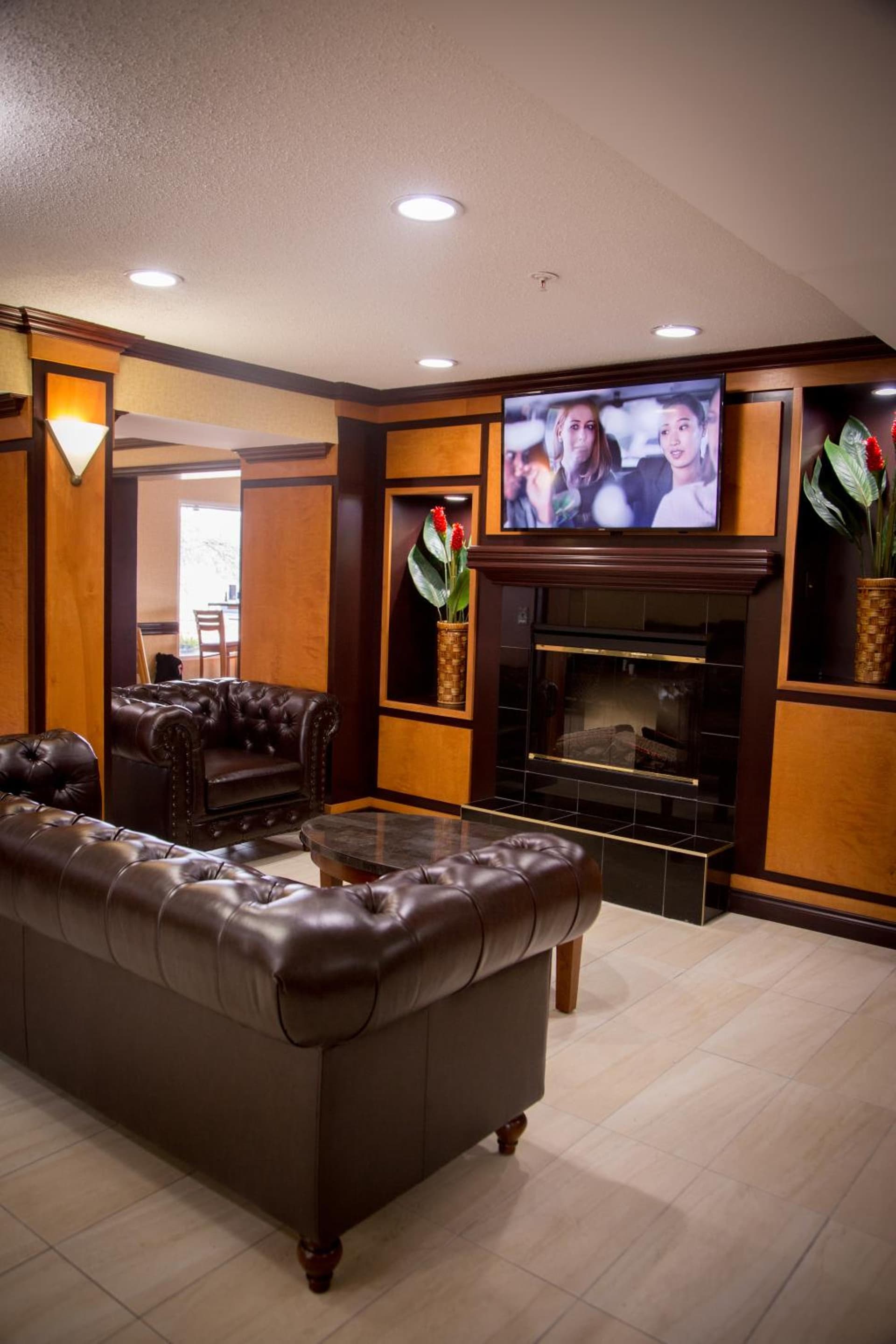 Baymont by Wyndham Madison Heights Detroit Area interior in Madison Heights, MI — gallery photo 2
