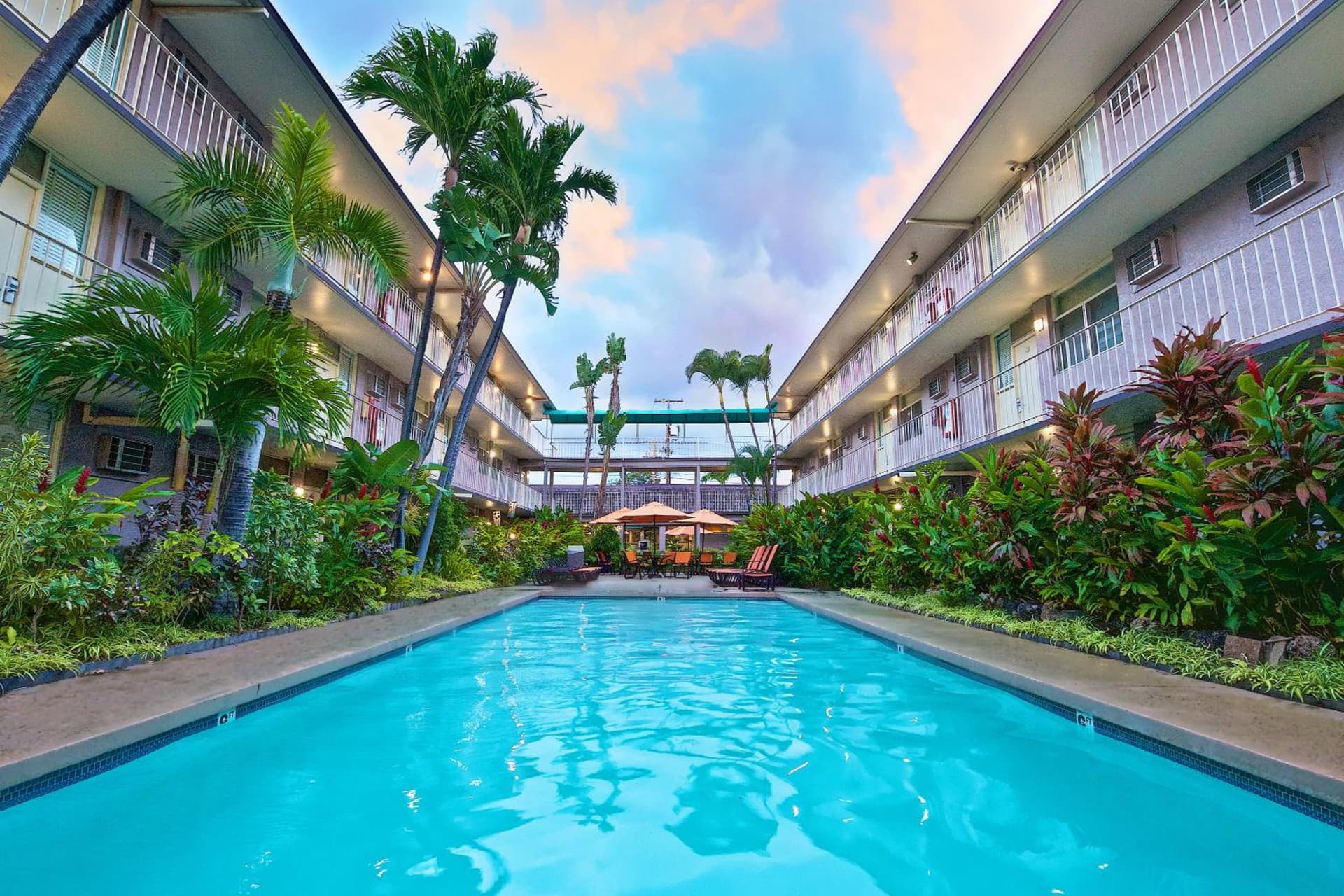 Pacific Marina Inn Airport interior in Honolulu, HI — gallery photo 2