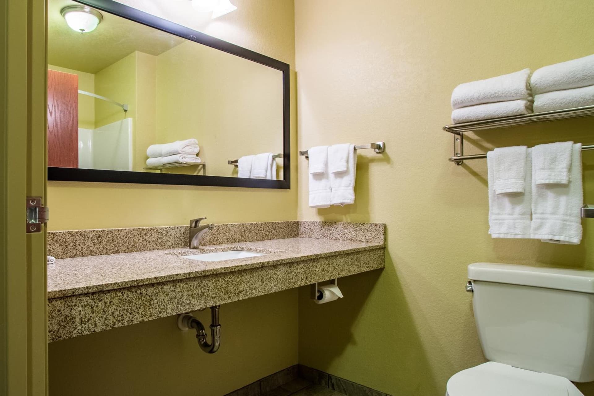 Cobblestone Hotel & Suites - Orrville gallery photo in Orrville, OH — image 26