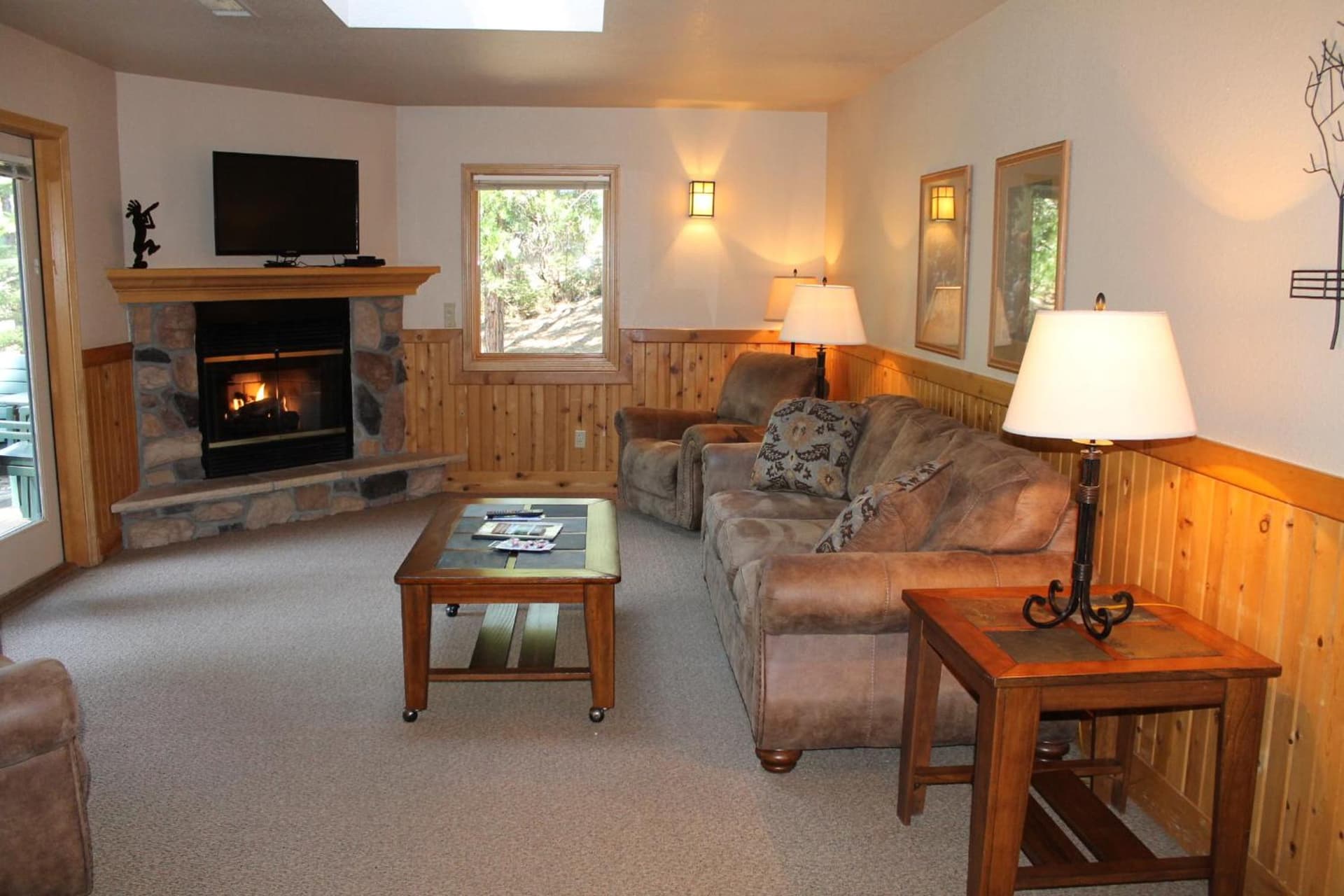 Mount Shasta Resort interior in Mount Shasta, CA — gallery photo 2