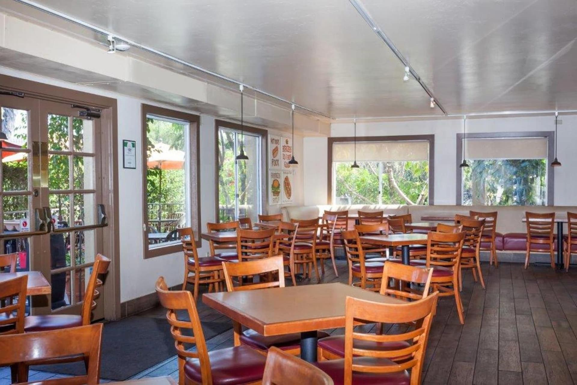 Days Inn by Wyndham San Diego Hotel Circle gallery photo in San Diego, CA — image 38