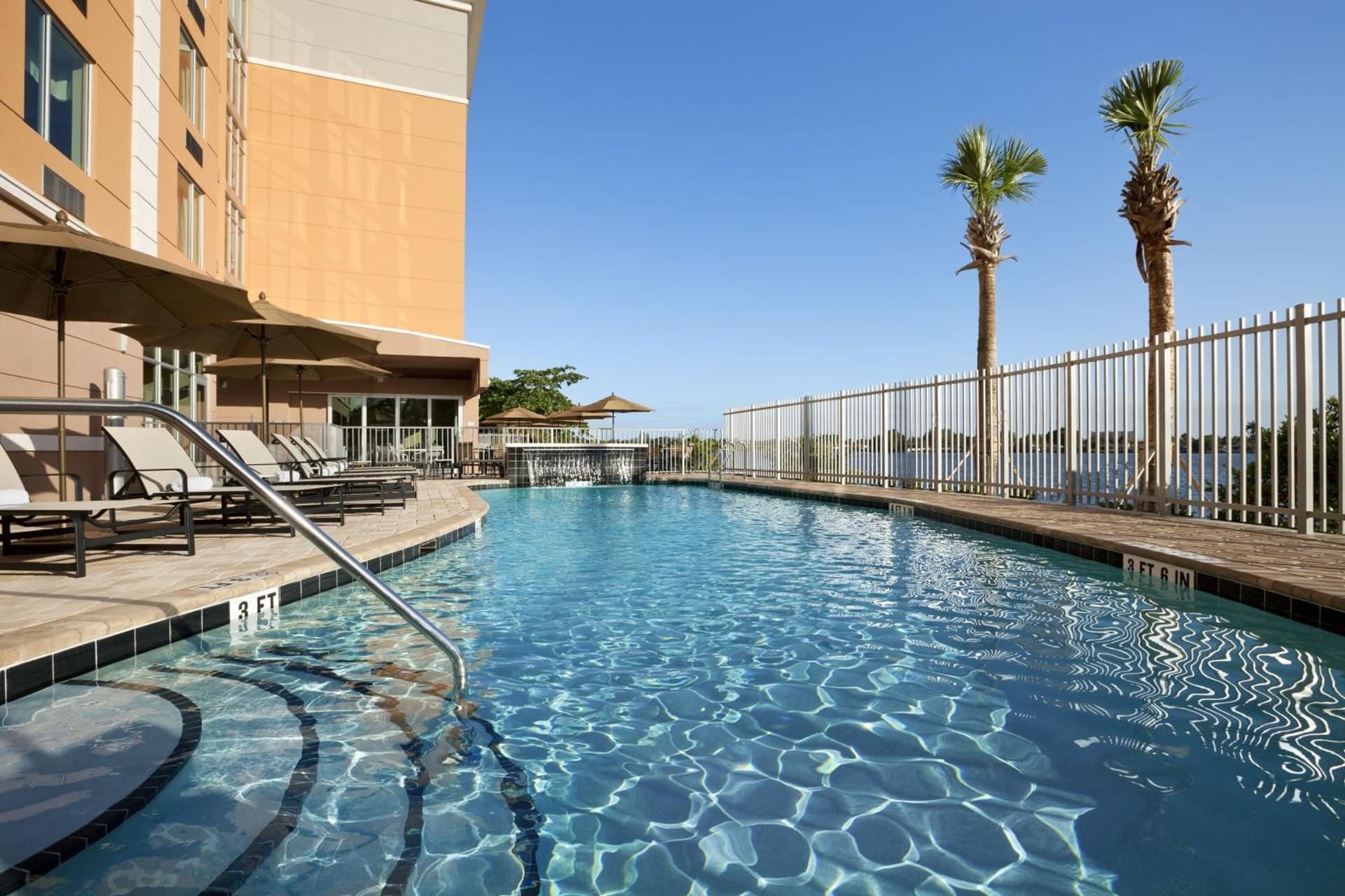 Holiday Inn Express Miami Airport-Blue Lagoon Area by IHG property views in Miami, FL — gallery photo 3