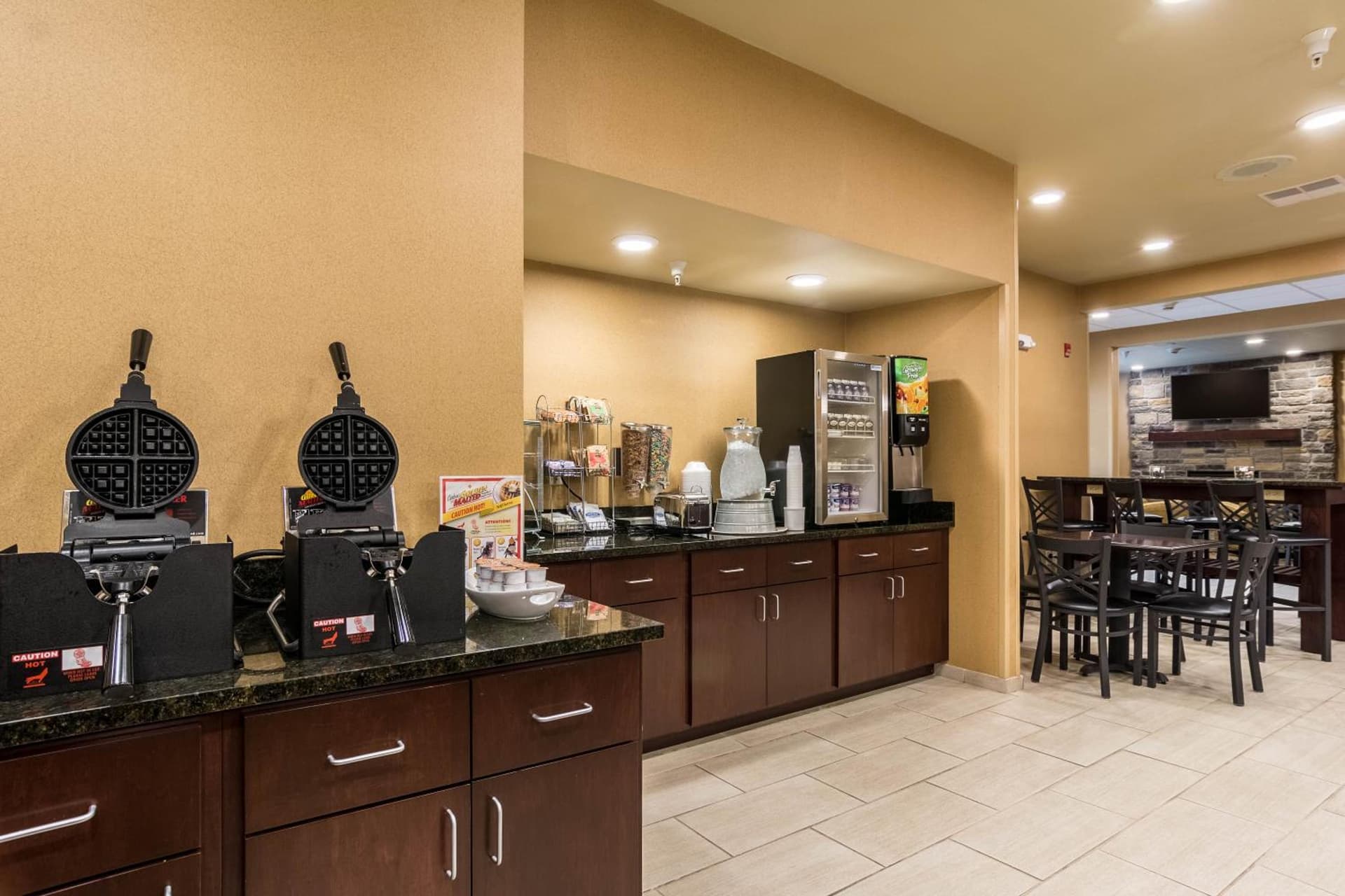 Cobblestone Hotel & Suites - Harborcreek gallery photo in Erie, PA — image 7