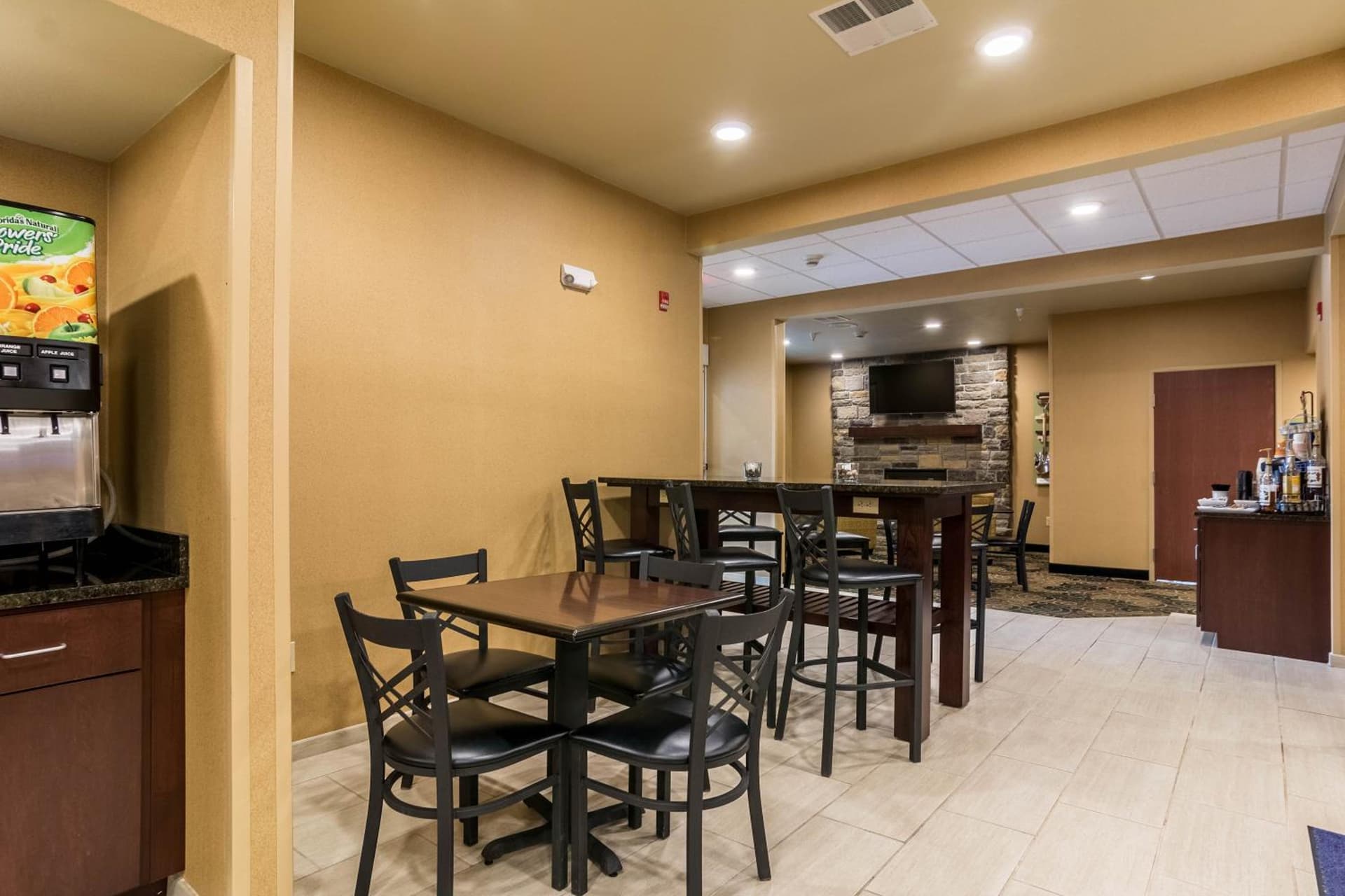 Cobblestone Hotel & Suites - Harborcreek gallery photo in Erie, PA — image 13