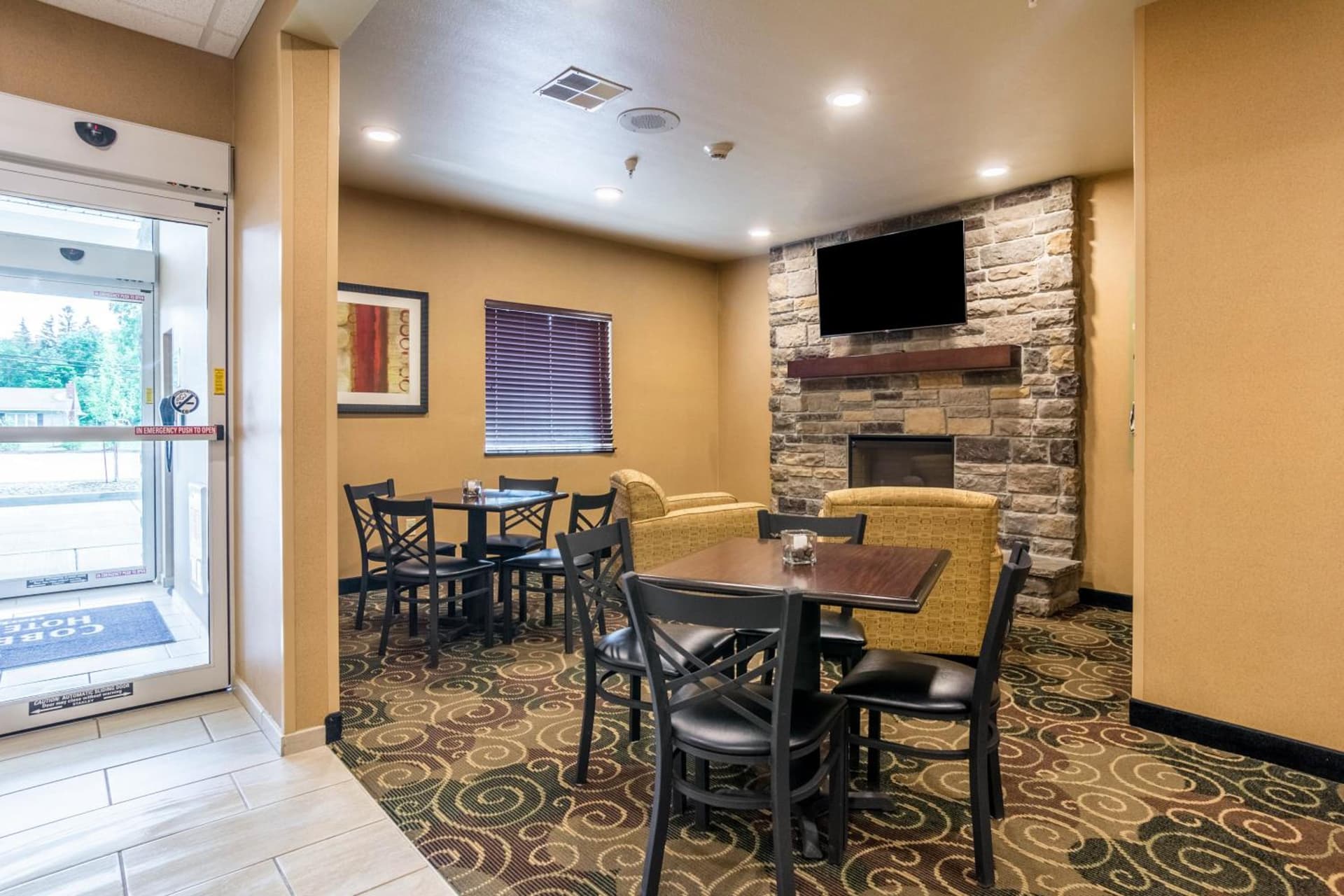 Cobblestone Hotel & Suites - Harborcreek gallery photo in Erie, PA — image 4