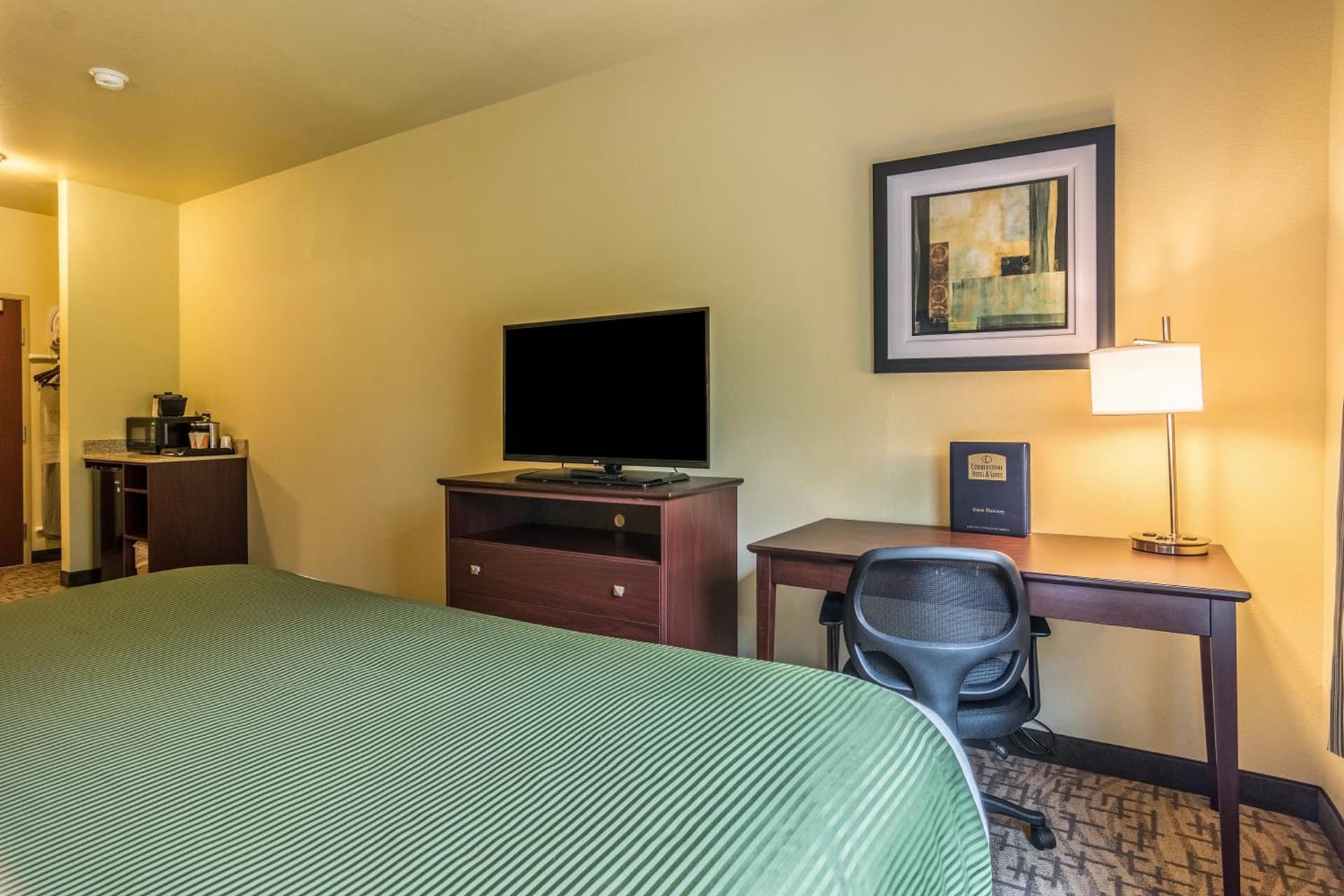 Cobblestone Hotel & Suites - Harborcreek gallery photo in Erie, PA — image 15