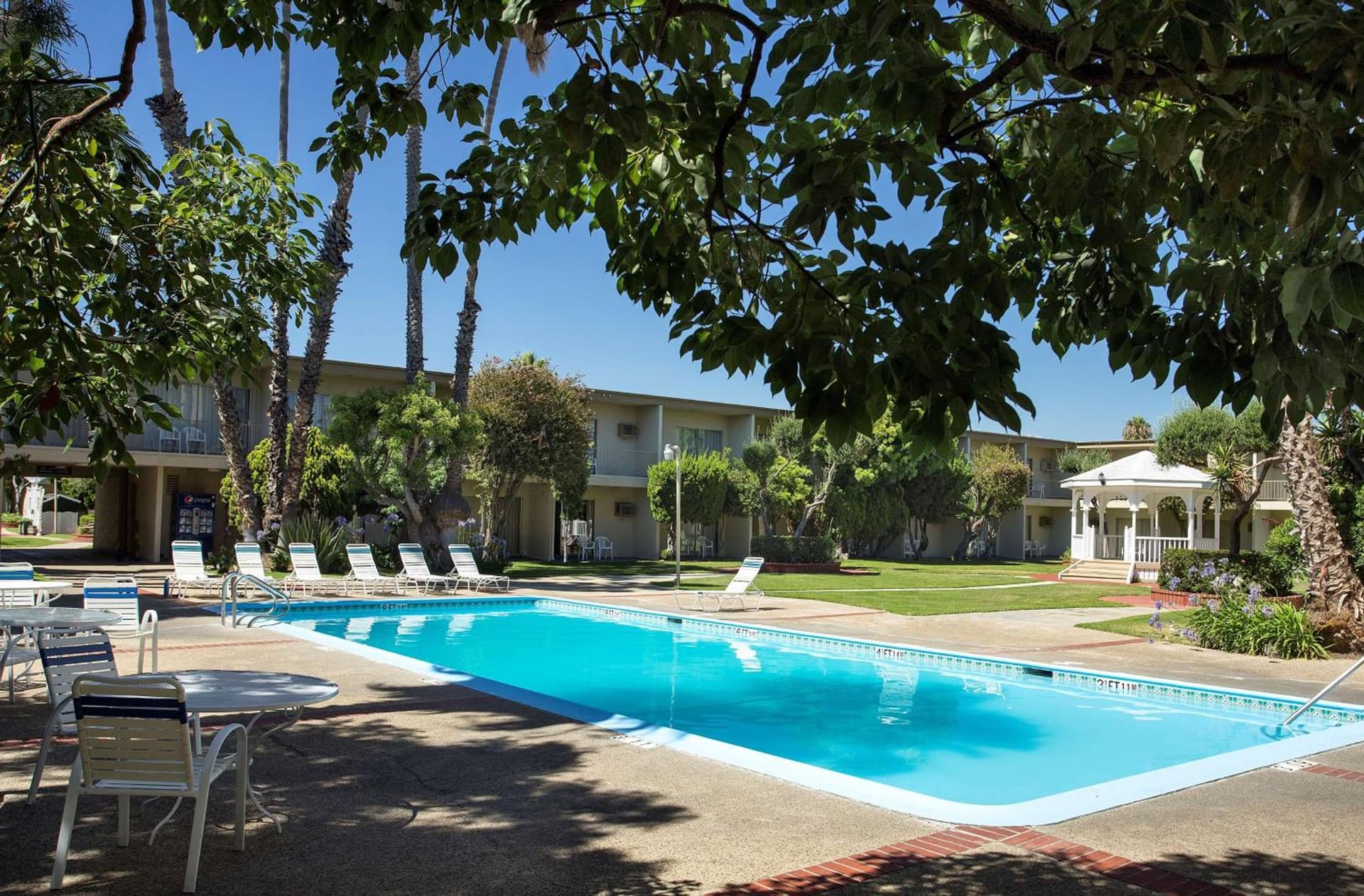 Golden Sails Hotel property views in Long Beach, CA — gallery photo 3