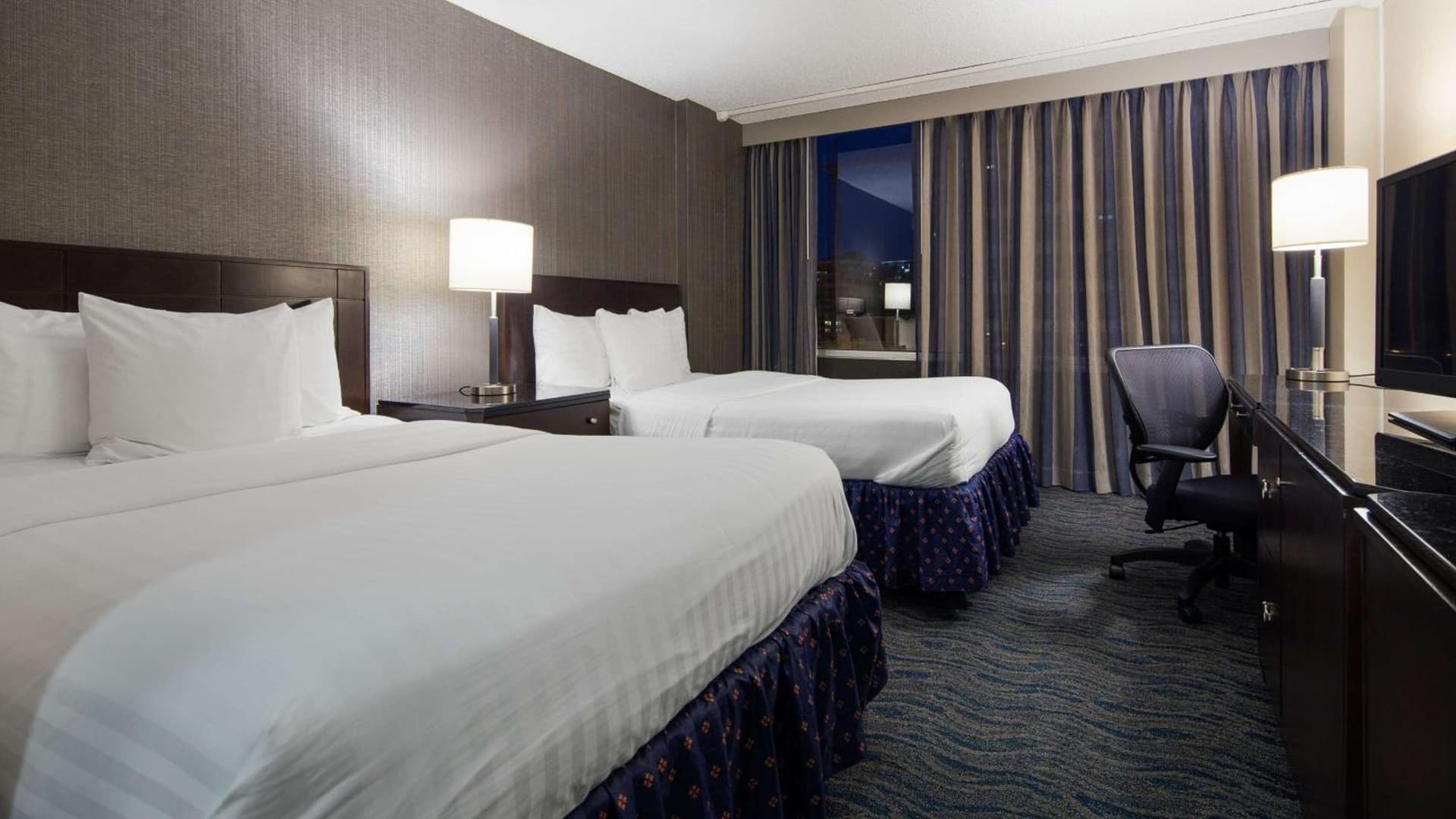 Best Western Grant Park Hotel interior in Chicago, IL — gallery photo 2