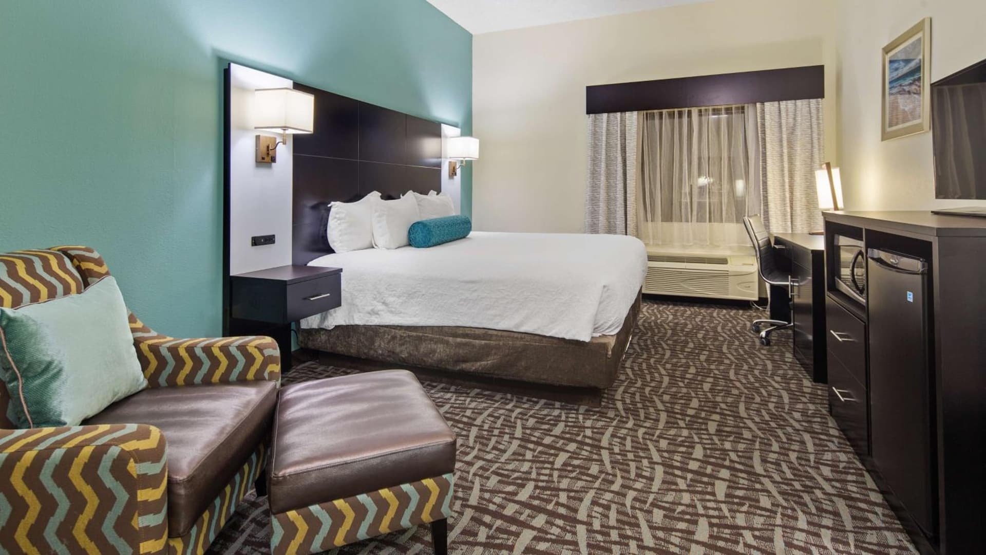 Best Western Mayport Inn and Suites property views in Atlantic Beach, FL — gallery photo 3