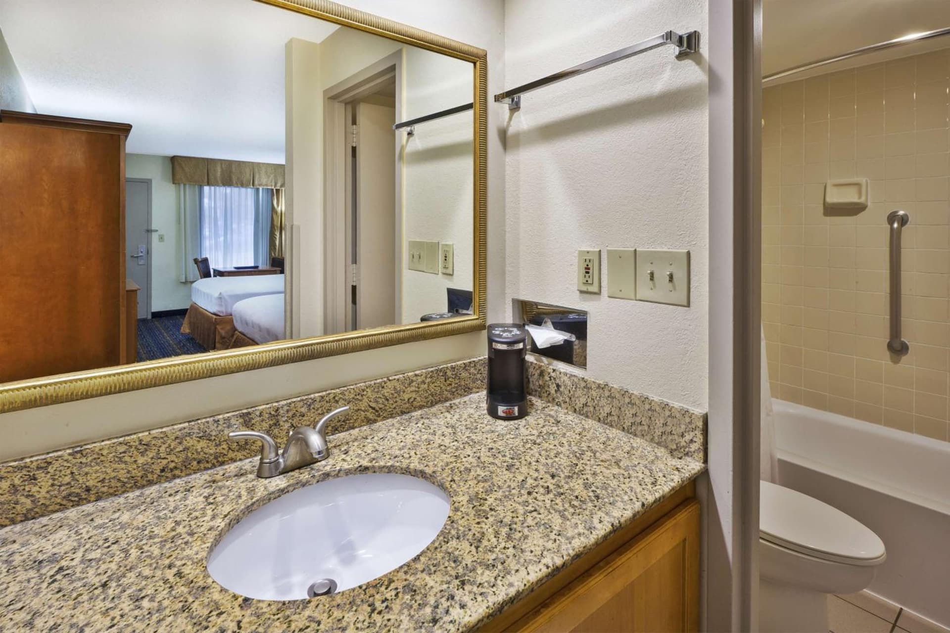 Best Western Dulles Airport Inn gallery photo in Sterling, VA — image 4