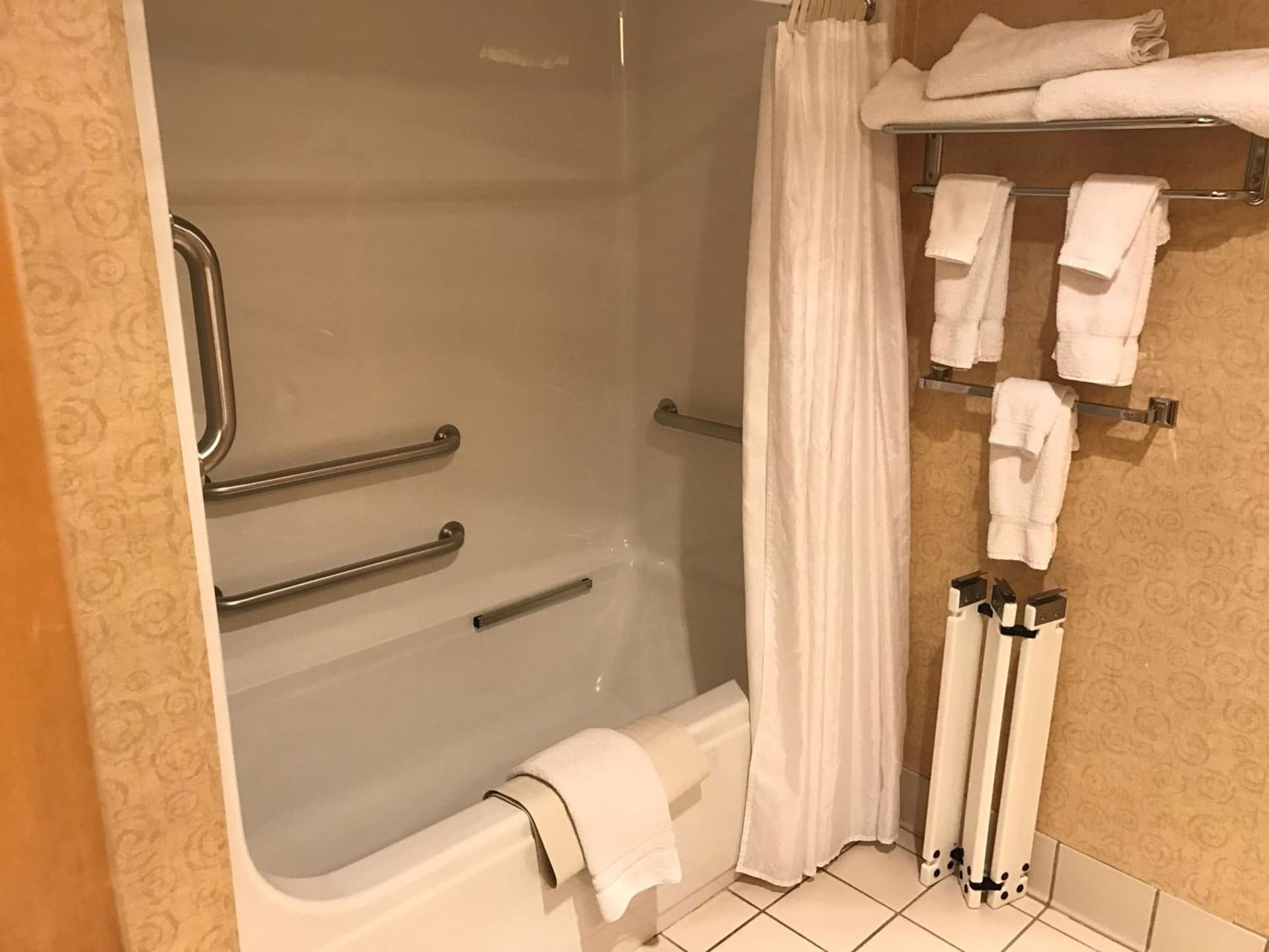 Best Western PLUS Revere Inn & Suites gallery photo in Paradise — image 62