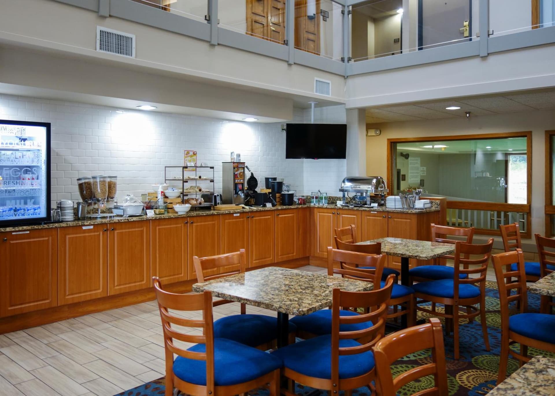Country Inn & Suites by Radisson, Mishawaka, IN gallery photo in South Bend, IN — image 25