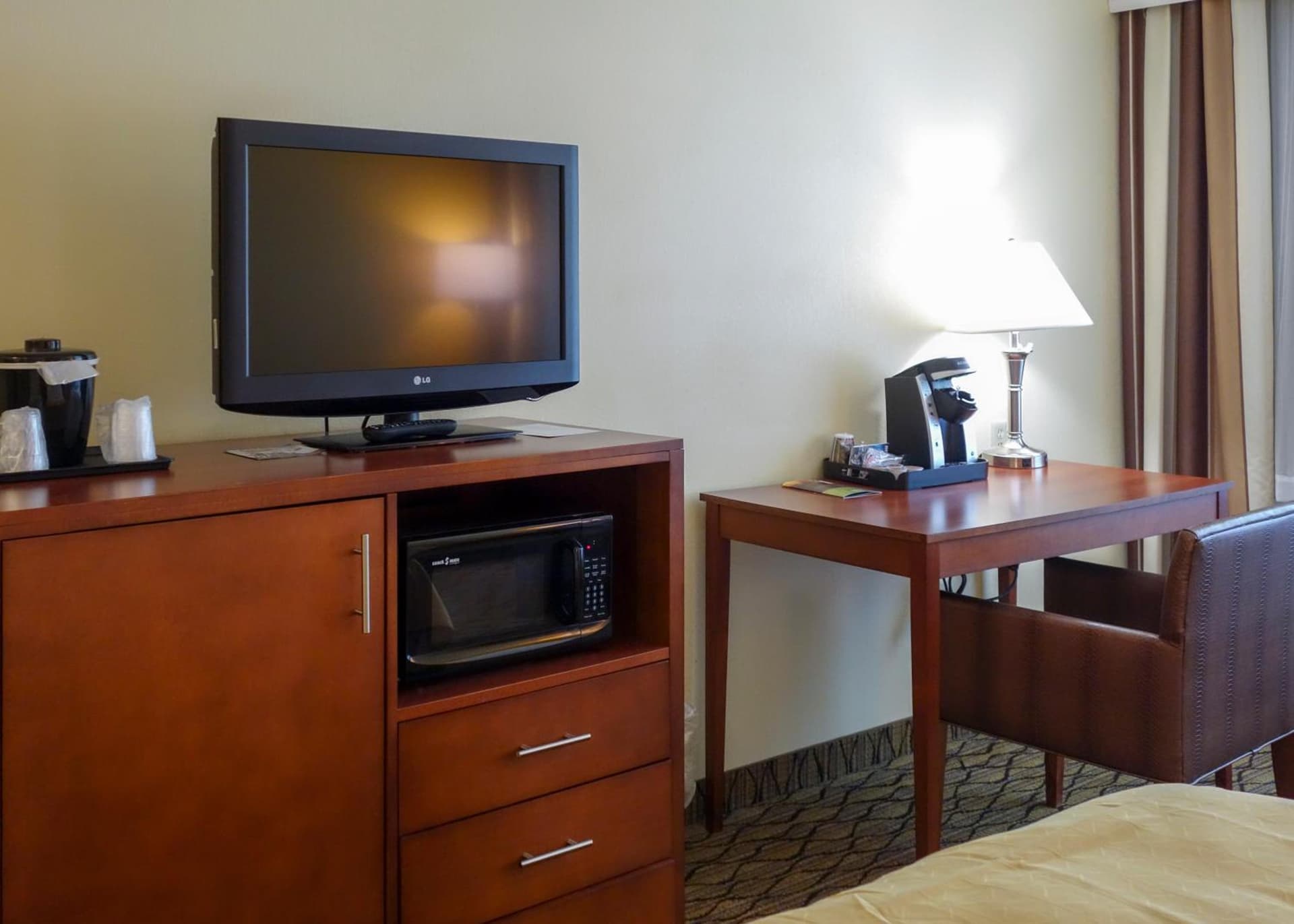 Country Inn & Suites by Radisson, Mishawaka, IN gallery photo in South Bend, IN — image 7