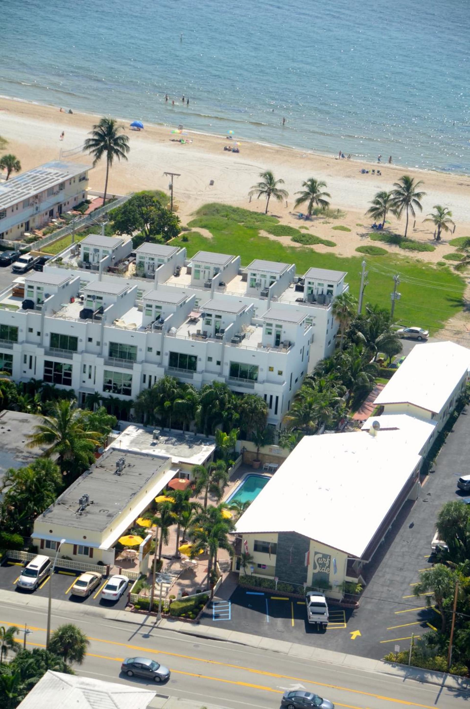 Surf Side Resort interior in Pompano Beach, FL — gallery photo 2