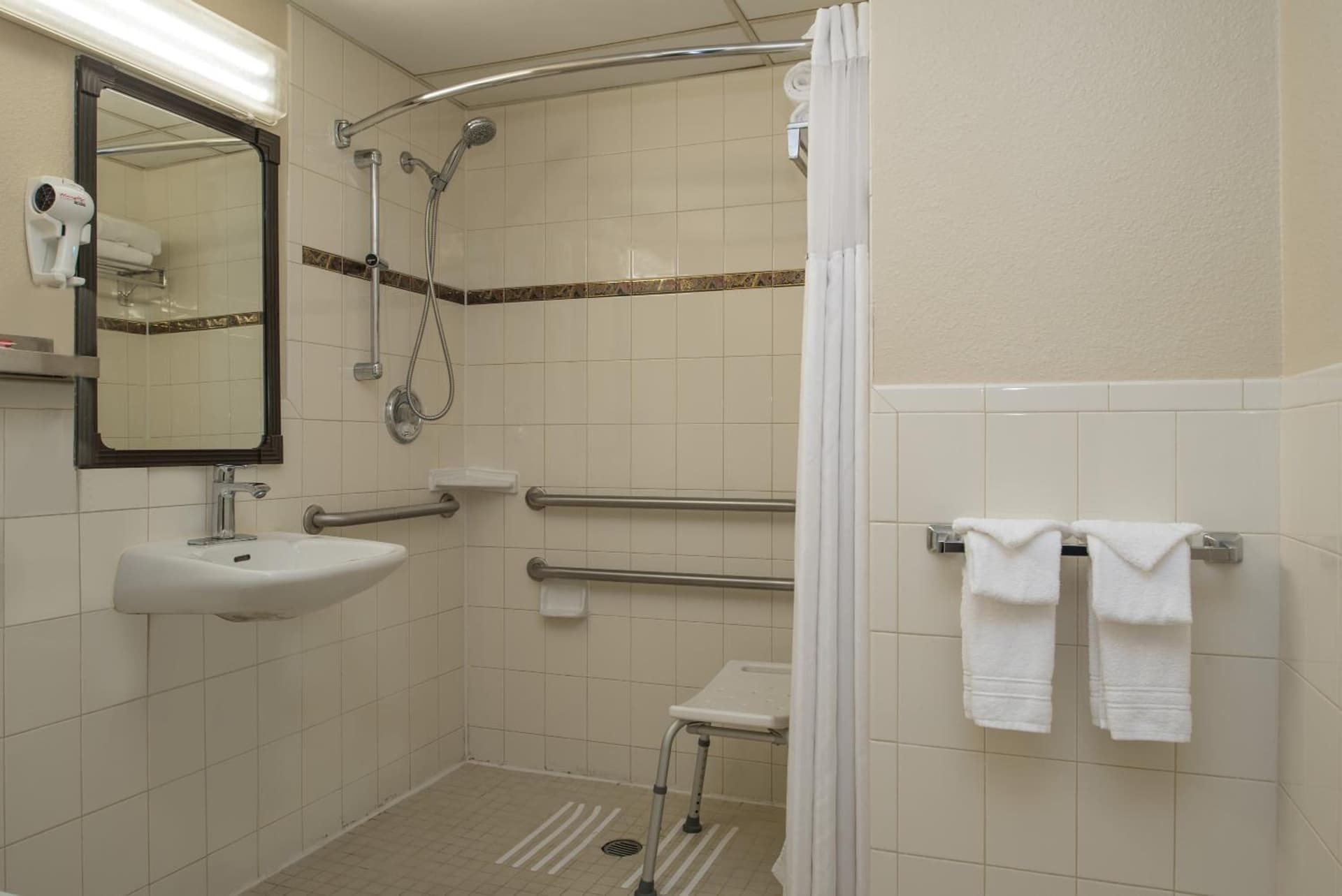 Ramada by Wyndham Downtown Spokane gallery photo in Spokane, WA — image 25