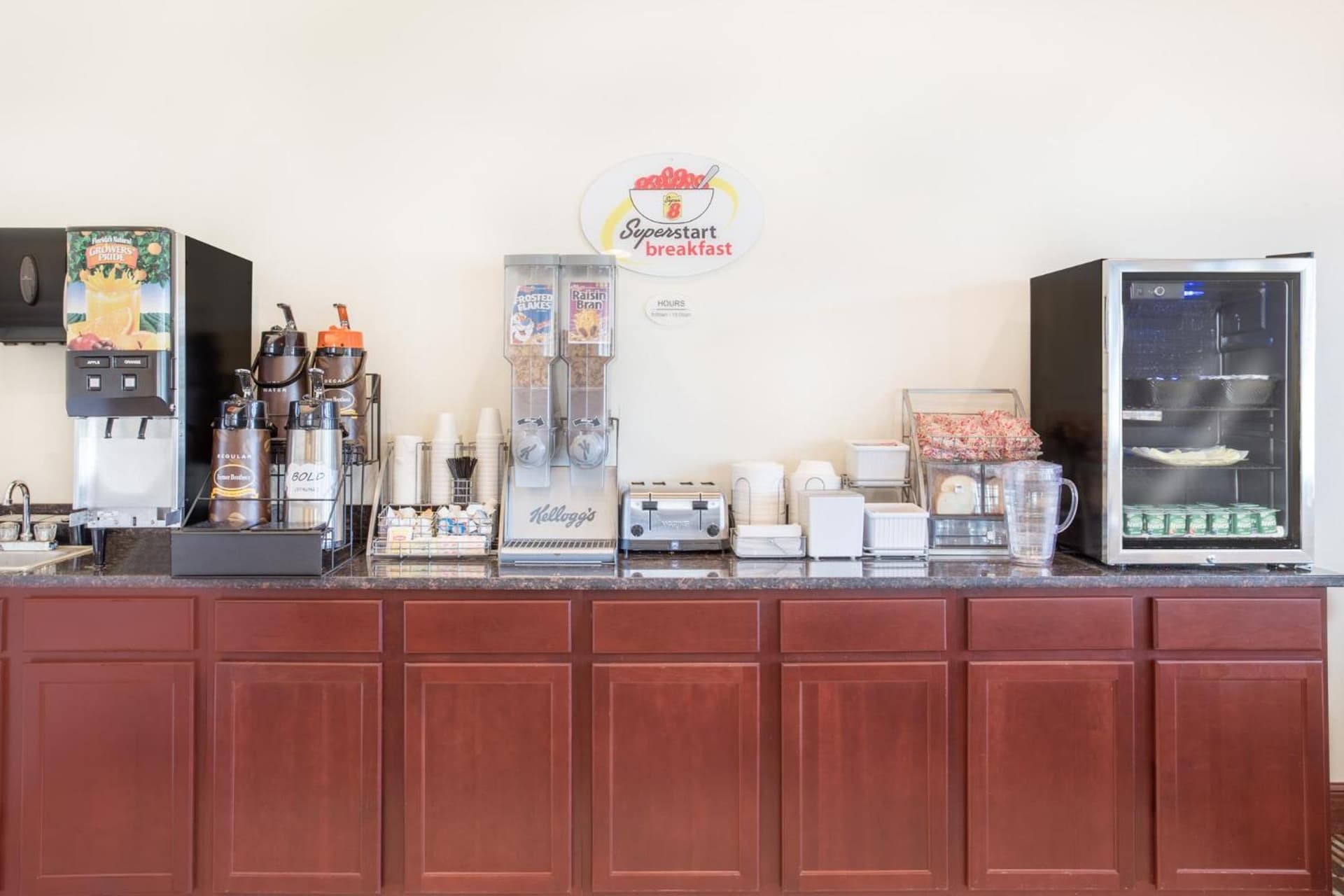 Super 8 by Wyndham Cedar Falls gallery photo in Cedar Falls, IA — image 27