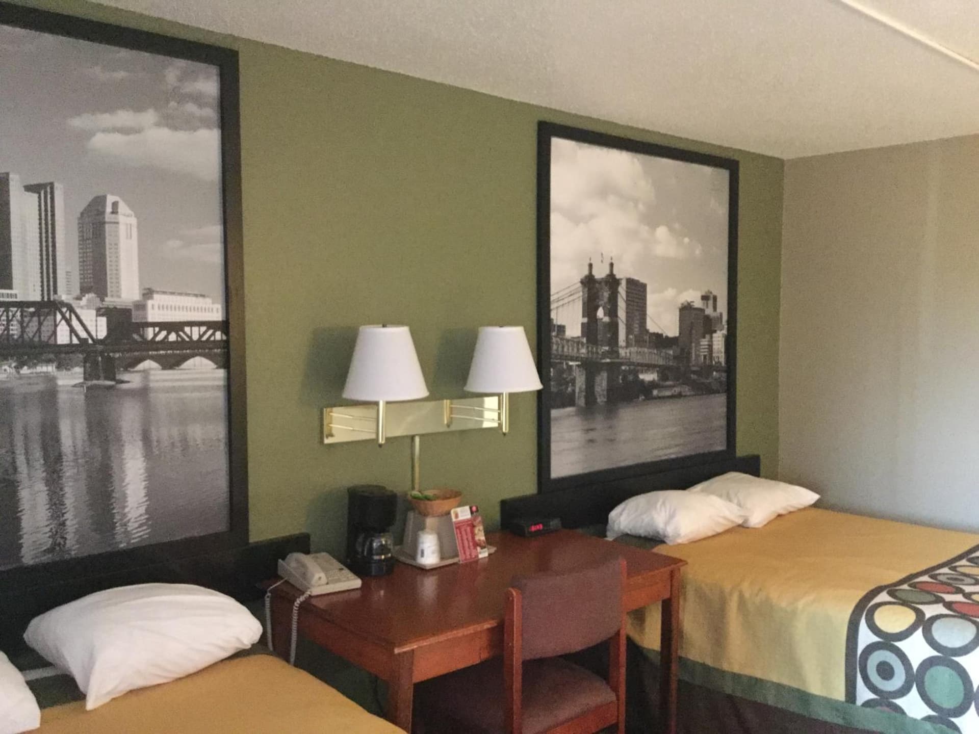 Super 8 by Wyndham Youngstown/Austintown gallery photo in Youngstown, OH — image 18