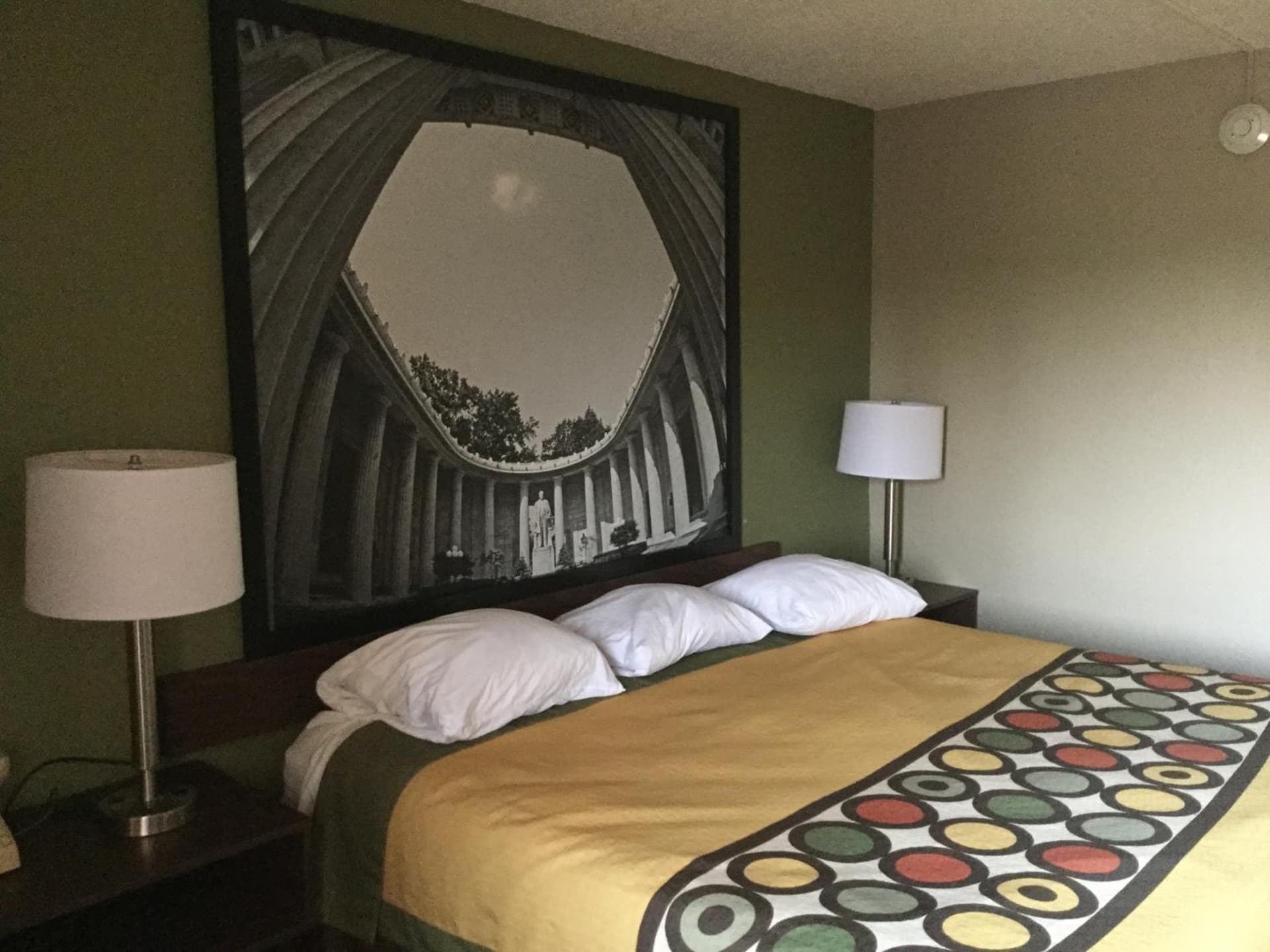 Super 8 by Wyndham Youngstown/Austintown gallery photo in Youngstown, OH — image 36
