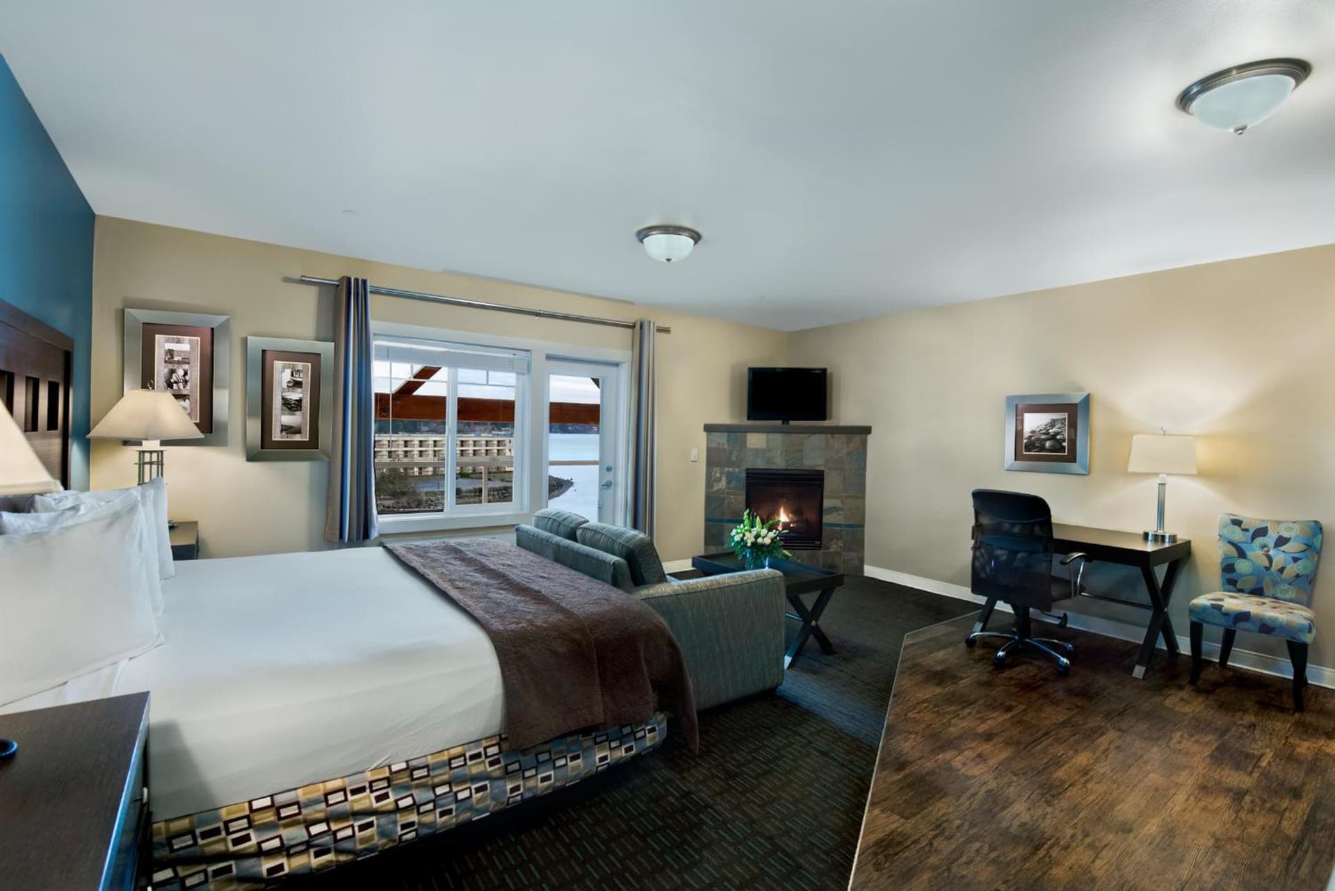 Oxford Suites Silverdale gallery photo in Silverdale, WA — image 39