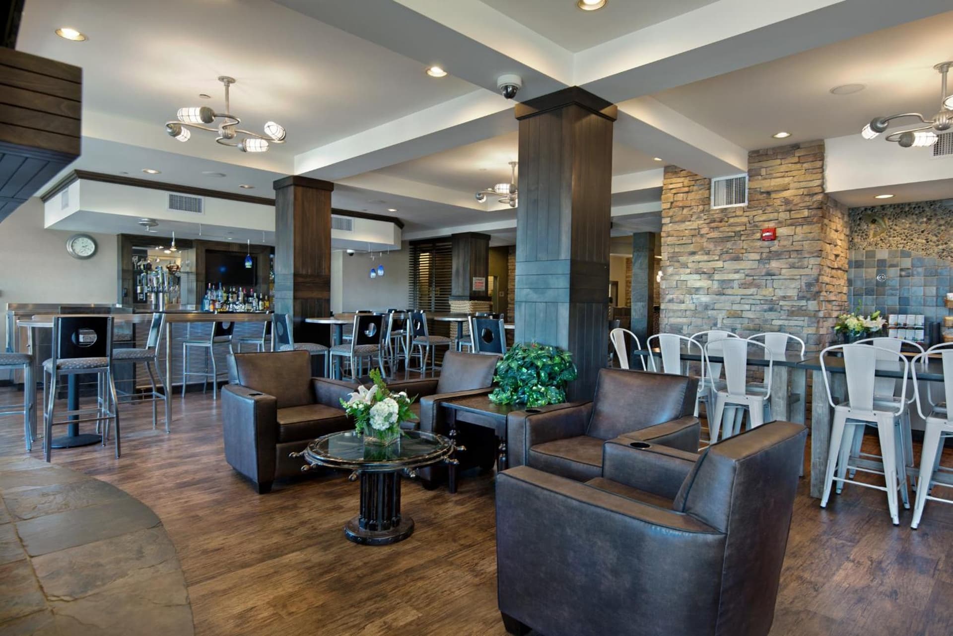 Oxford Suites Silverdale gallery photo in Silverdale, WA — image 15