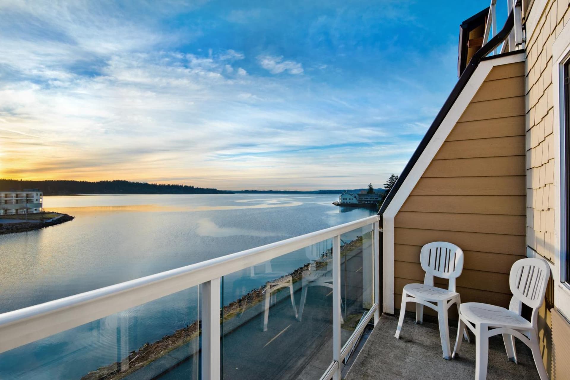 Oxford Suites Silverdale gallery photo in Silverdale, WA — image 31