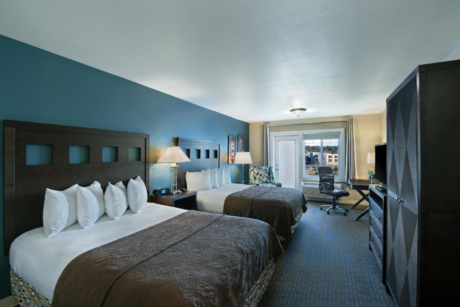 Oxford Suites Silverdale gallery photo in Silverdale, WA — image 37