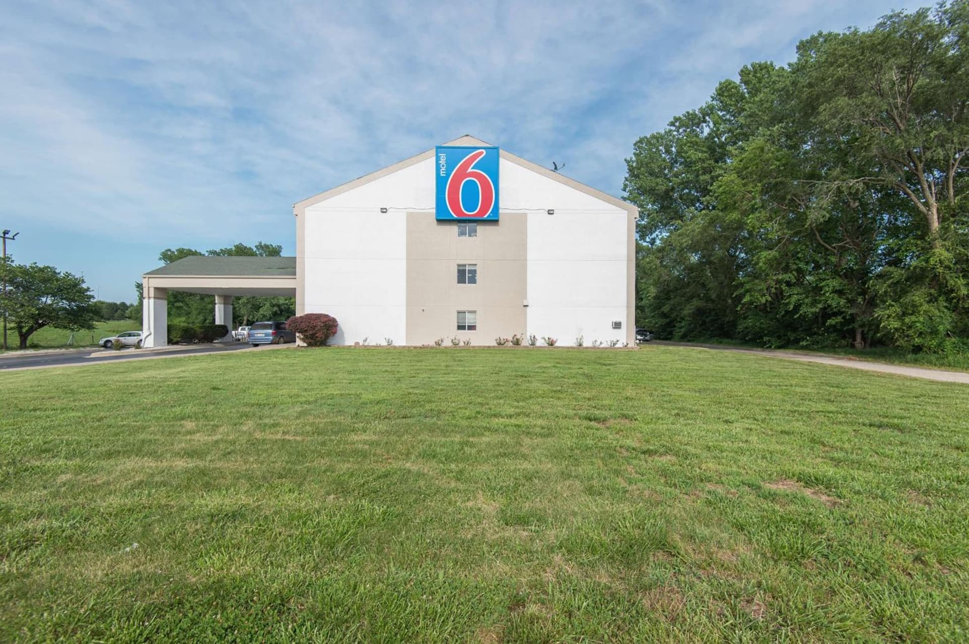Motel 6-Lawrence, KS property views in Lawrence, KS — gallery photo 3