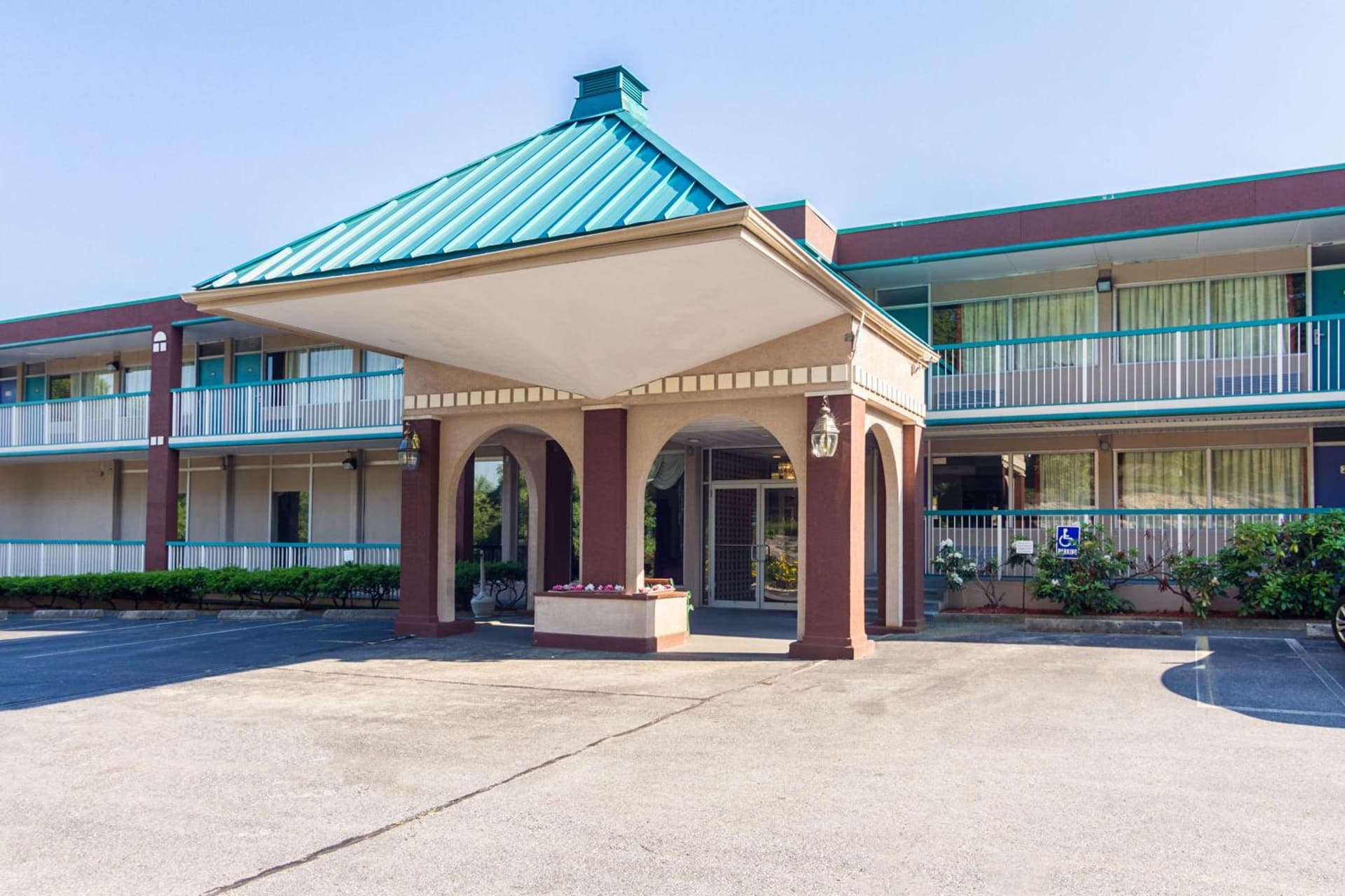 Motel 6-Groton, CT - Casinos nearby interior in Groton, CT — gallery photo 2