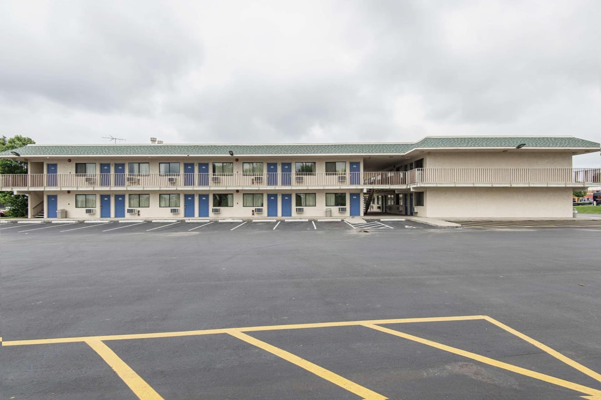 Motel 6 Kansas City, MO - Airport gallery photo in Kansas City, KS — image 32
