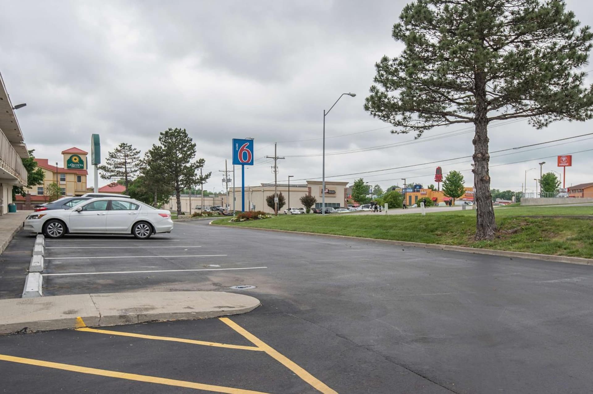Motel 6 Kansas City, MO - Airport gallery photo in Kansas City, KS — image 34