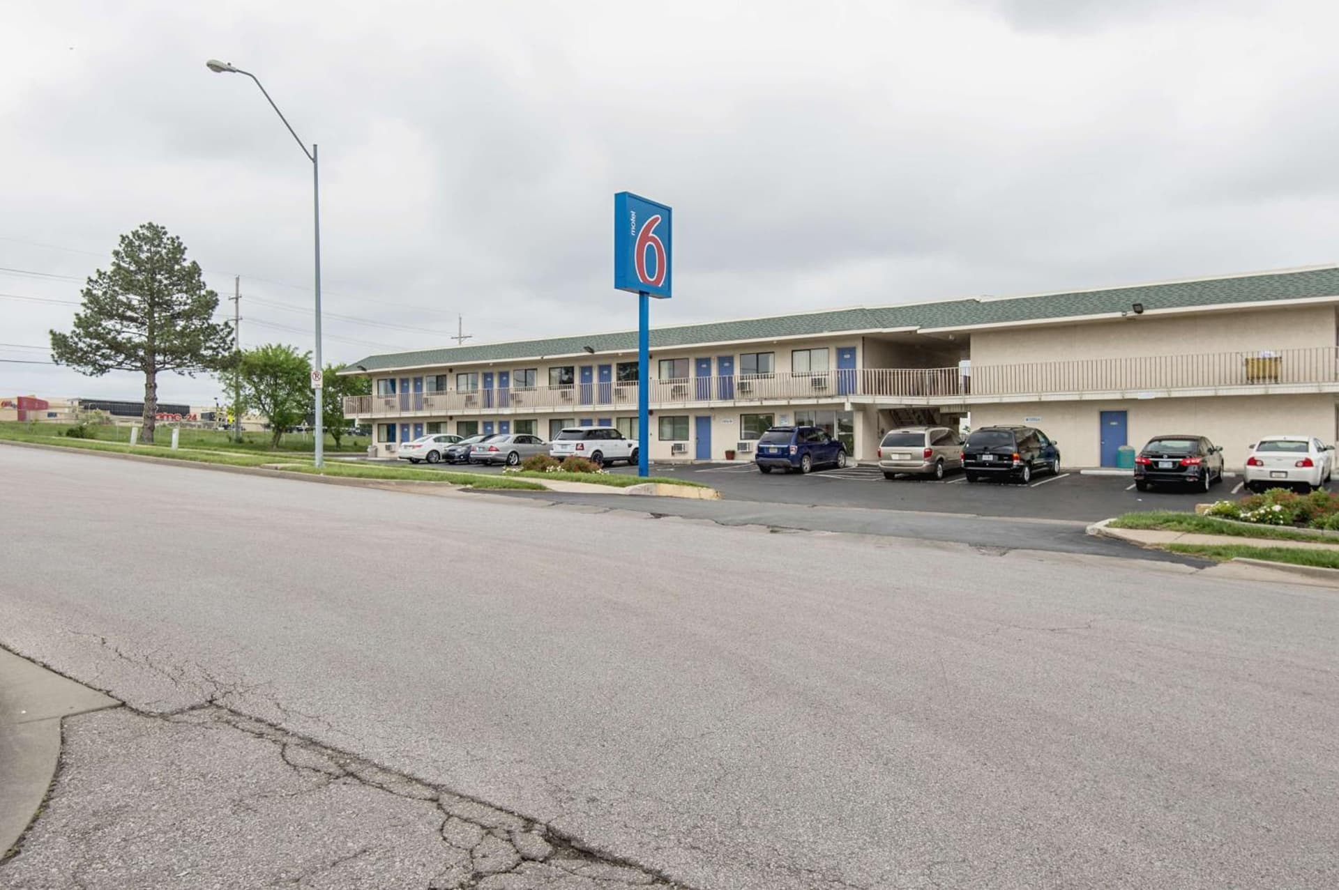 Motel 6 Kansas City, MO - Airport gallery photo in Kansas City, KS — image 10