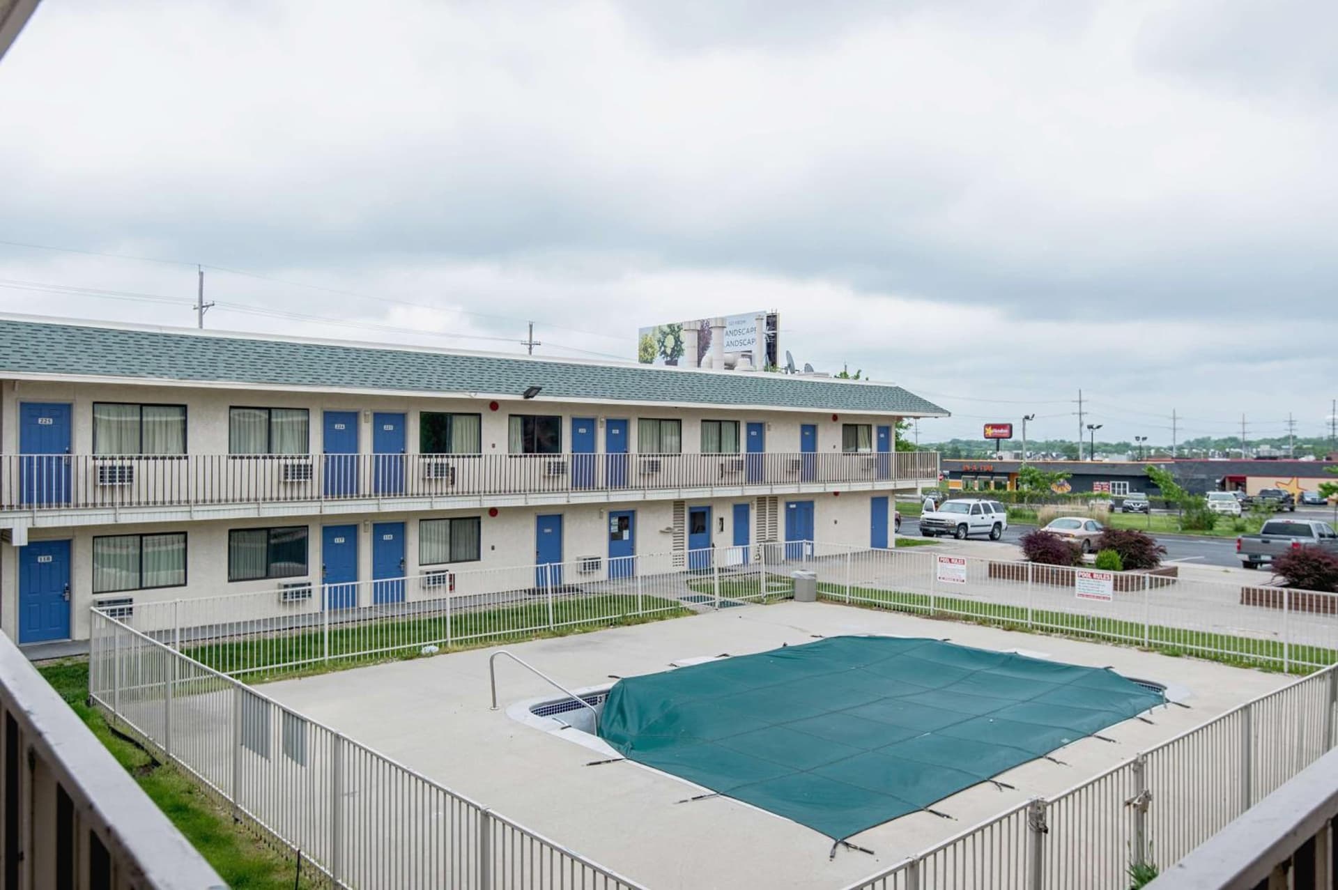 Motel 6 Kansas City, MO - Airport gallery photo in Kansas City, KS — image 25