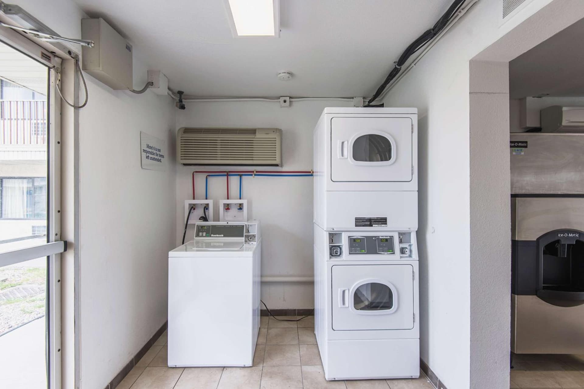 Motel 6 Kansas City, MO - Airport gallery photo in Kansas City, KS — image 35