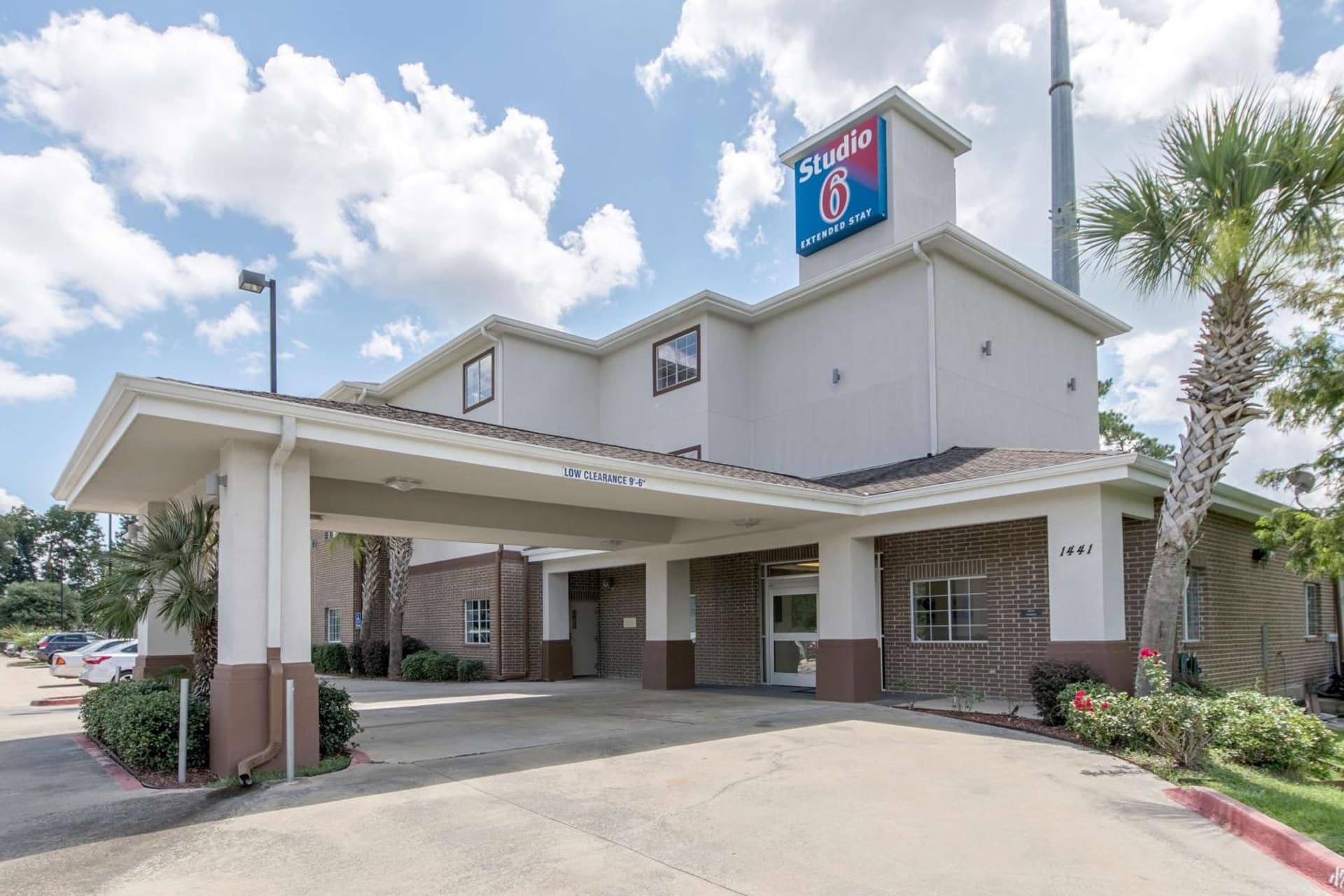 Studio 6-Lafayette, LA - Broussard featured exterior or lobby in Lafayette, LA — similar hotel