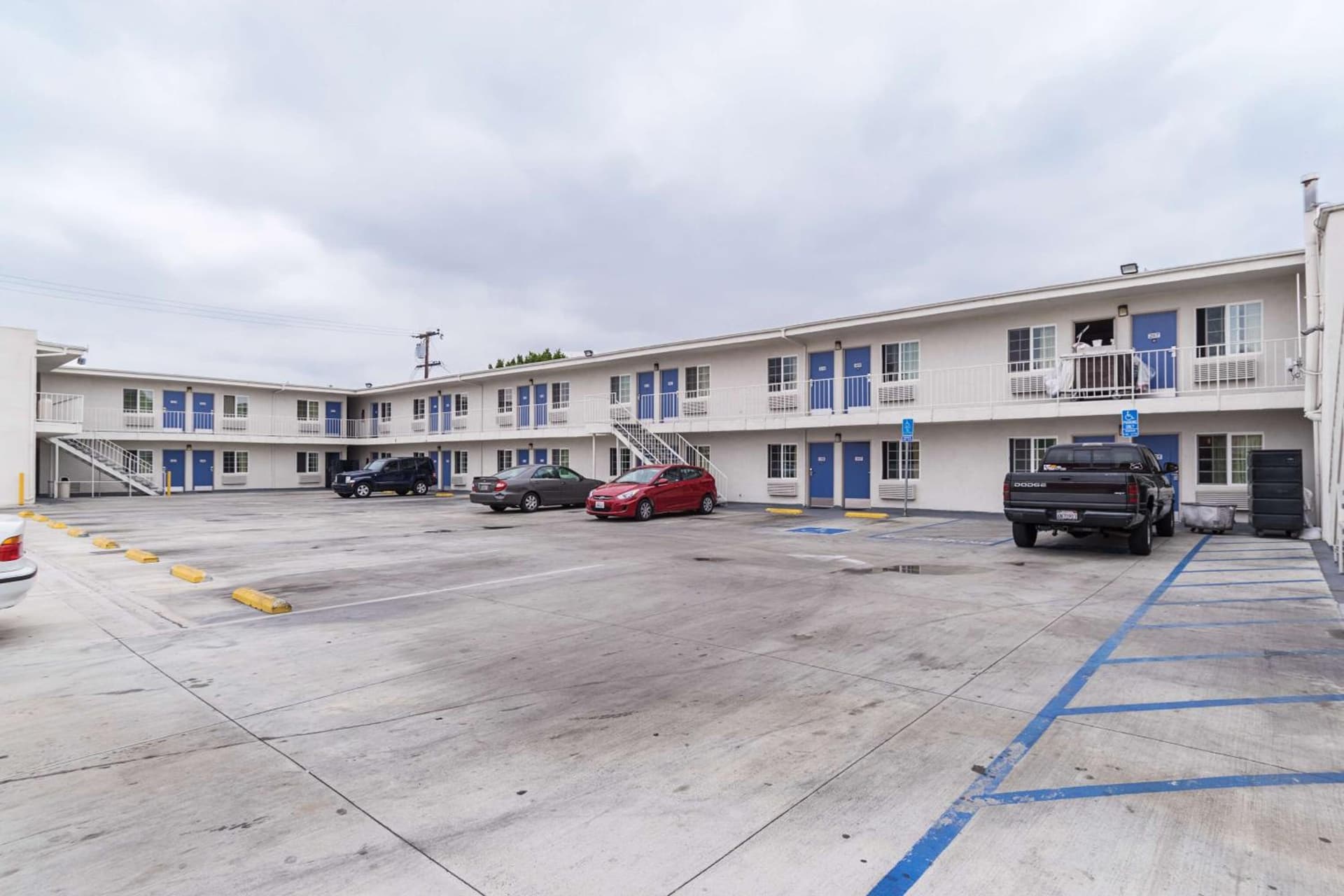 Motel 6-Long Beach, CA - International City property views in Long Beach, CA — gallery photo 3