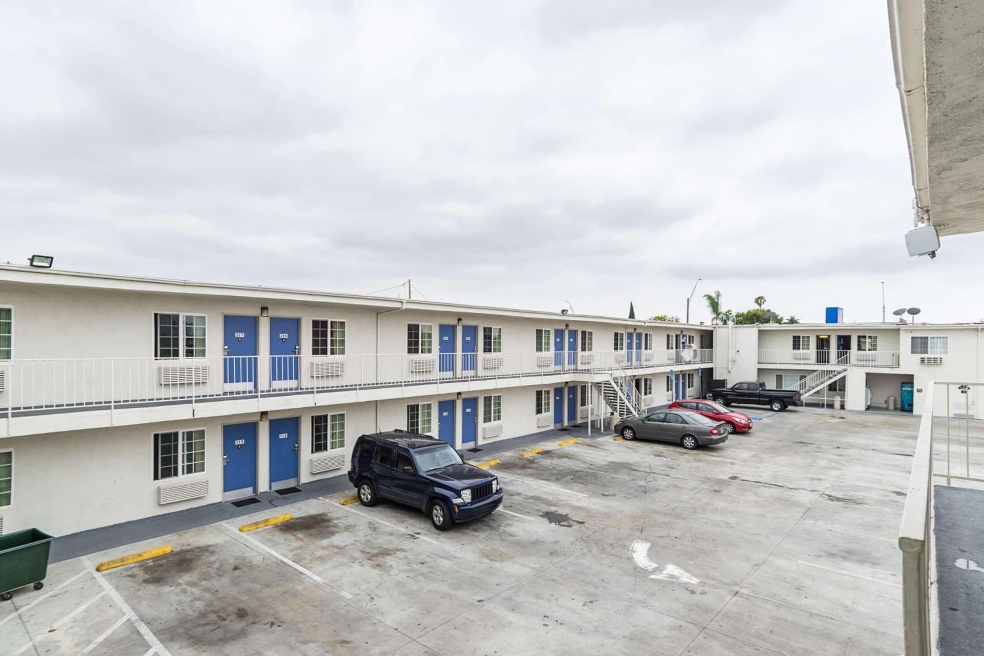 Motel 6-Long Beach, CA - International City property views in Long Beach, CA — gallery photo 3