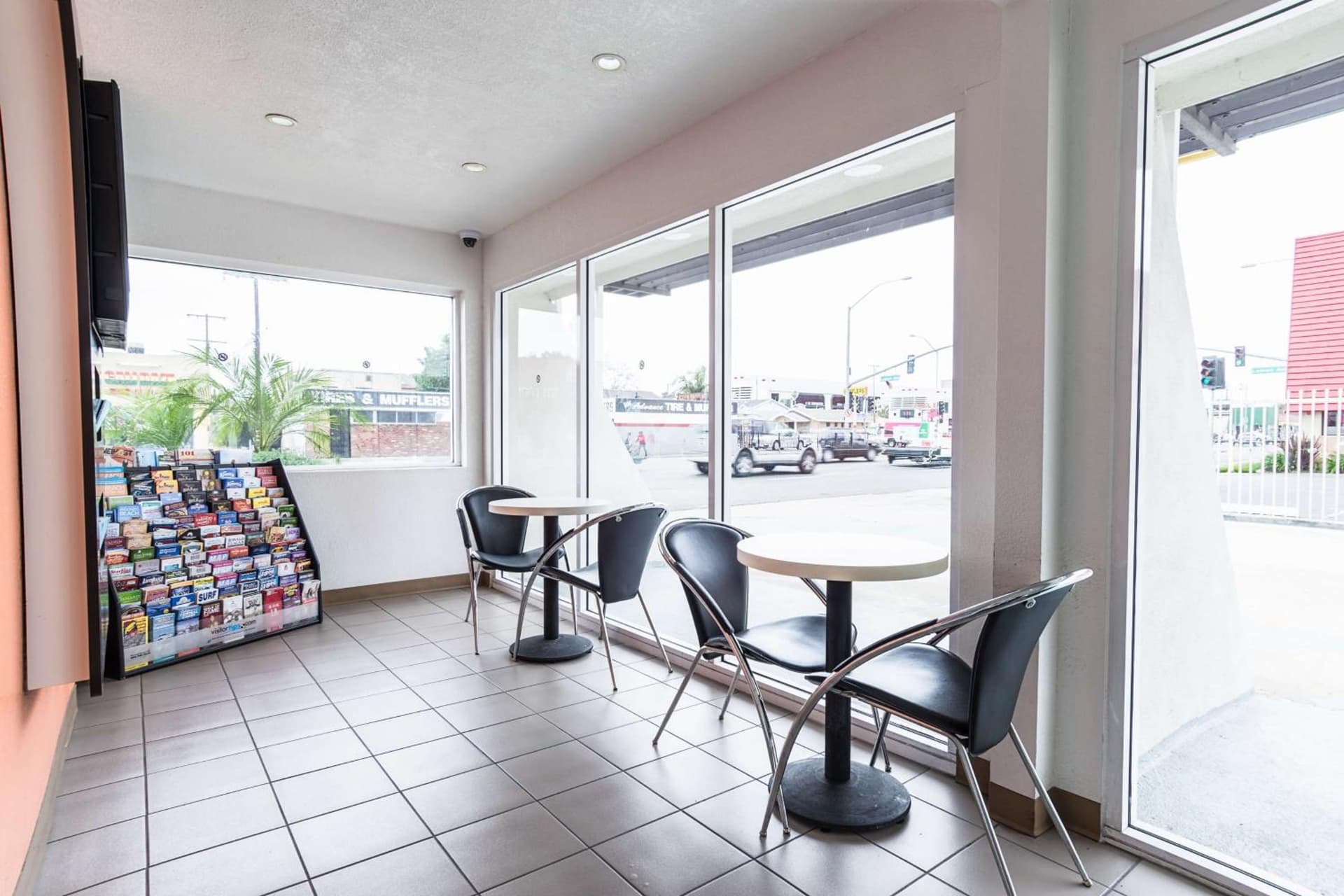 Motel 6-Long Beach, CA - International City interior in Long Beach, CA — gallery photo 2