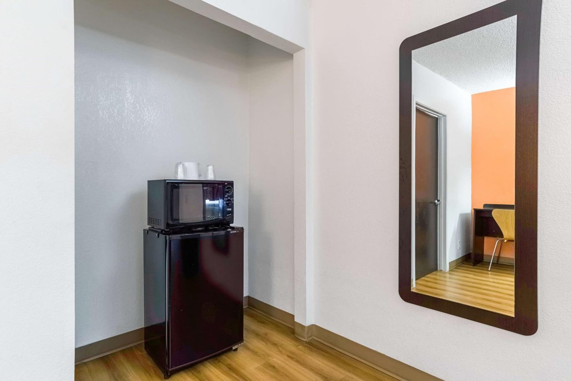 Motel 6-Long Beach, CA - International City gallery photo in Long Beach, CA — image 25