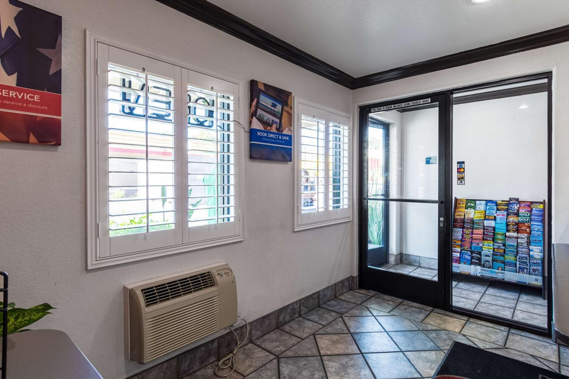 Motel 6 Riverside, CA - UCR East property views in Riverside, CA — gallery photo 3