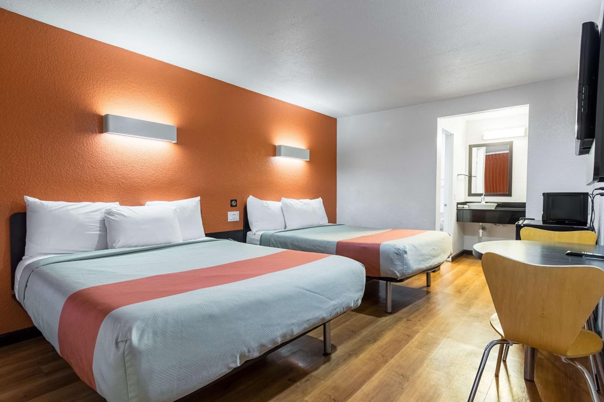 Motel 6 Riverside, CA - UCR East gallery photo in Riverside, CA — image 9