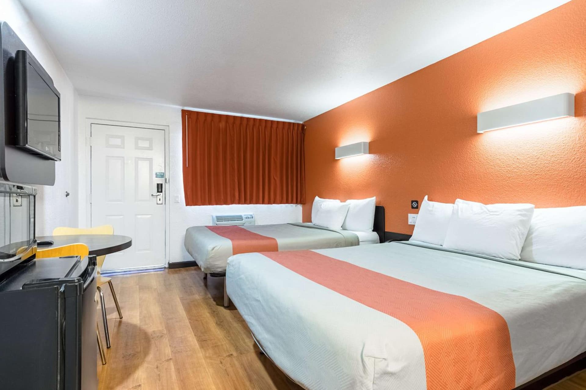 Motel 6 Riverside, CA - UCR East gallery photo in Riverside, CA — image 8