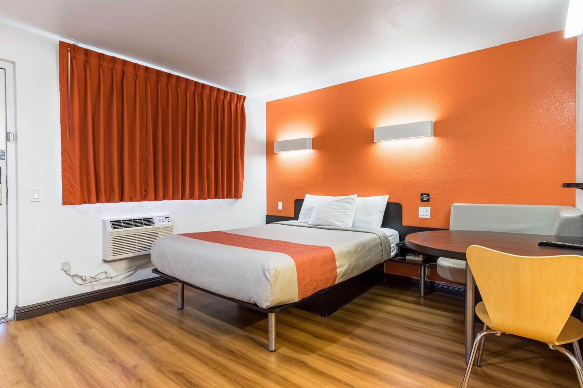 Motel 6 Riverside, CA - UCR East gallery photo in Riverside, CA — image 19