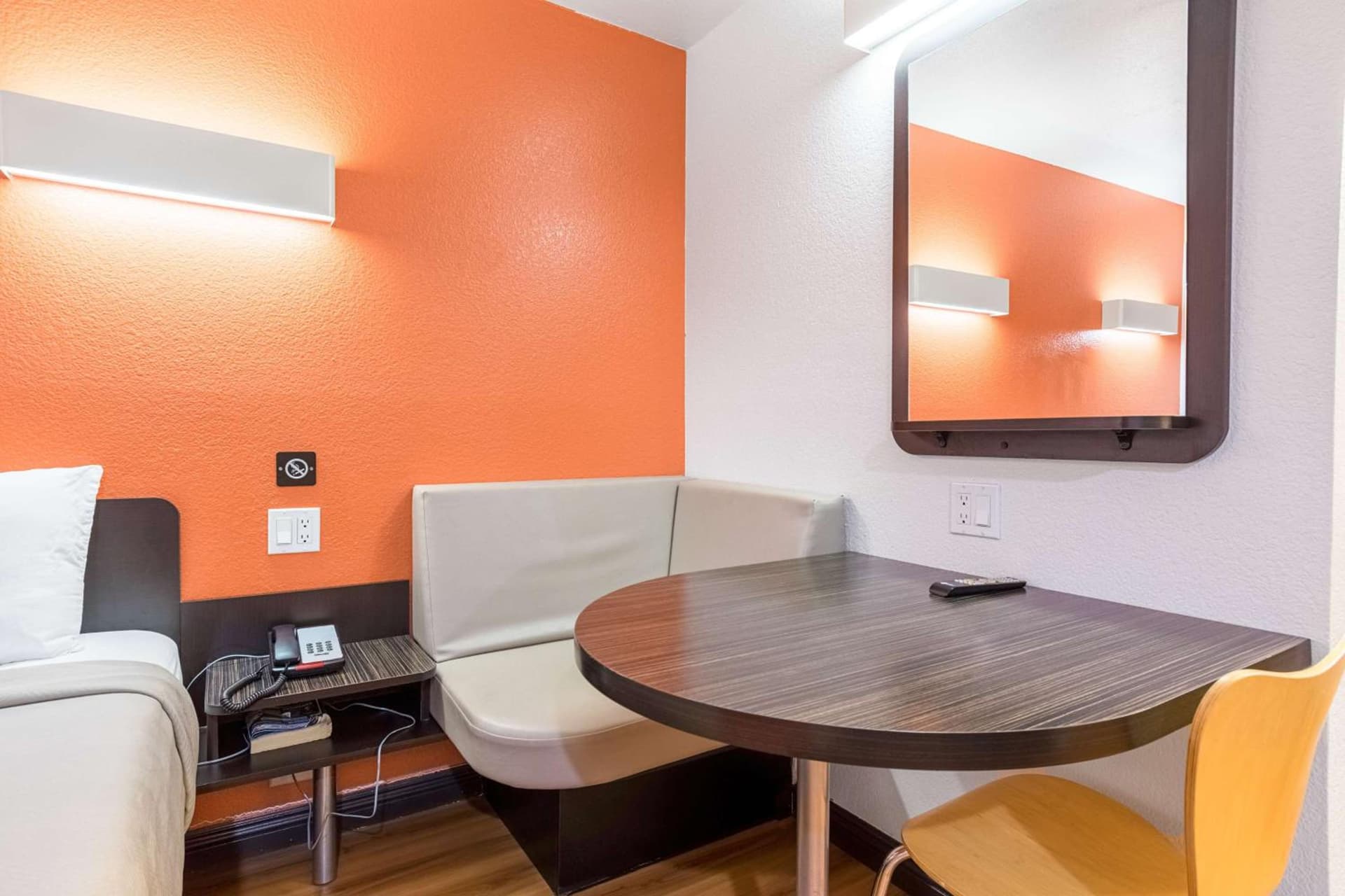 Motel 6 Riverside, CA - UCR East interior in Riverside, CA — gallery photo 2