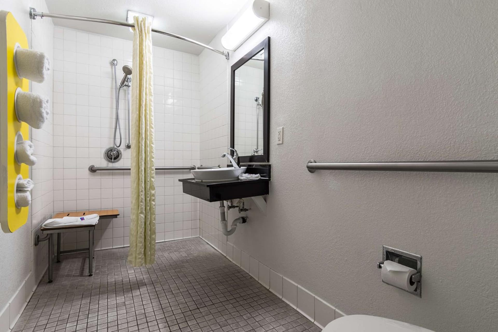 Motel 6 Riverside, CA - UCR East gallery photo in Riverside, CA — image 26