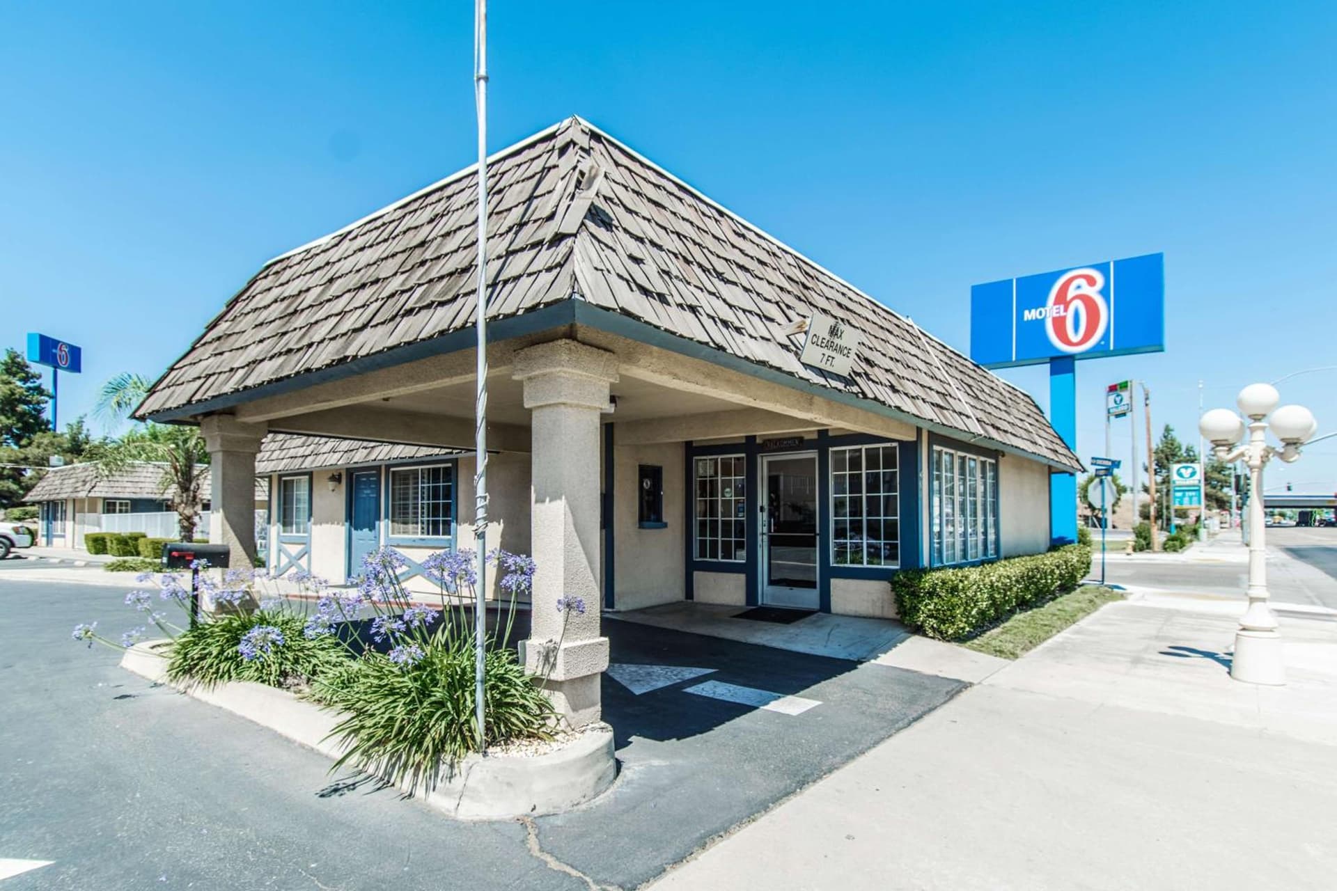Motel 6-Kingsburg, CA featured exterior or lobby in Kingsburg, CA — similar hotel