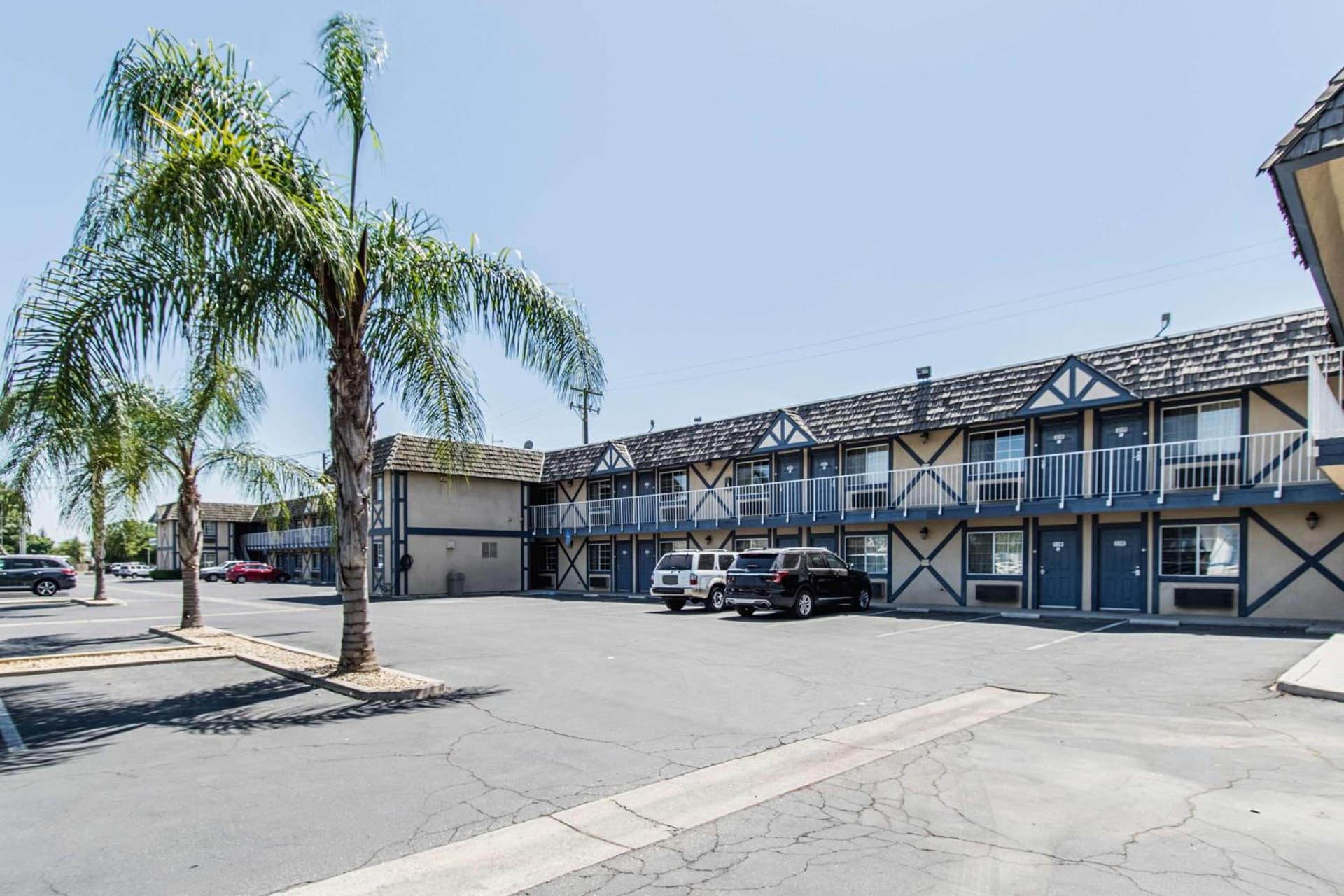 Motel 6-Kingsburg, CA interior in Kingsburg, CA — gallery photo 2