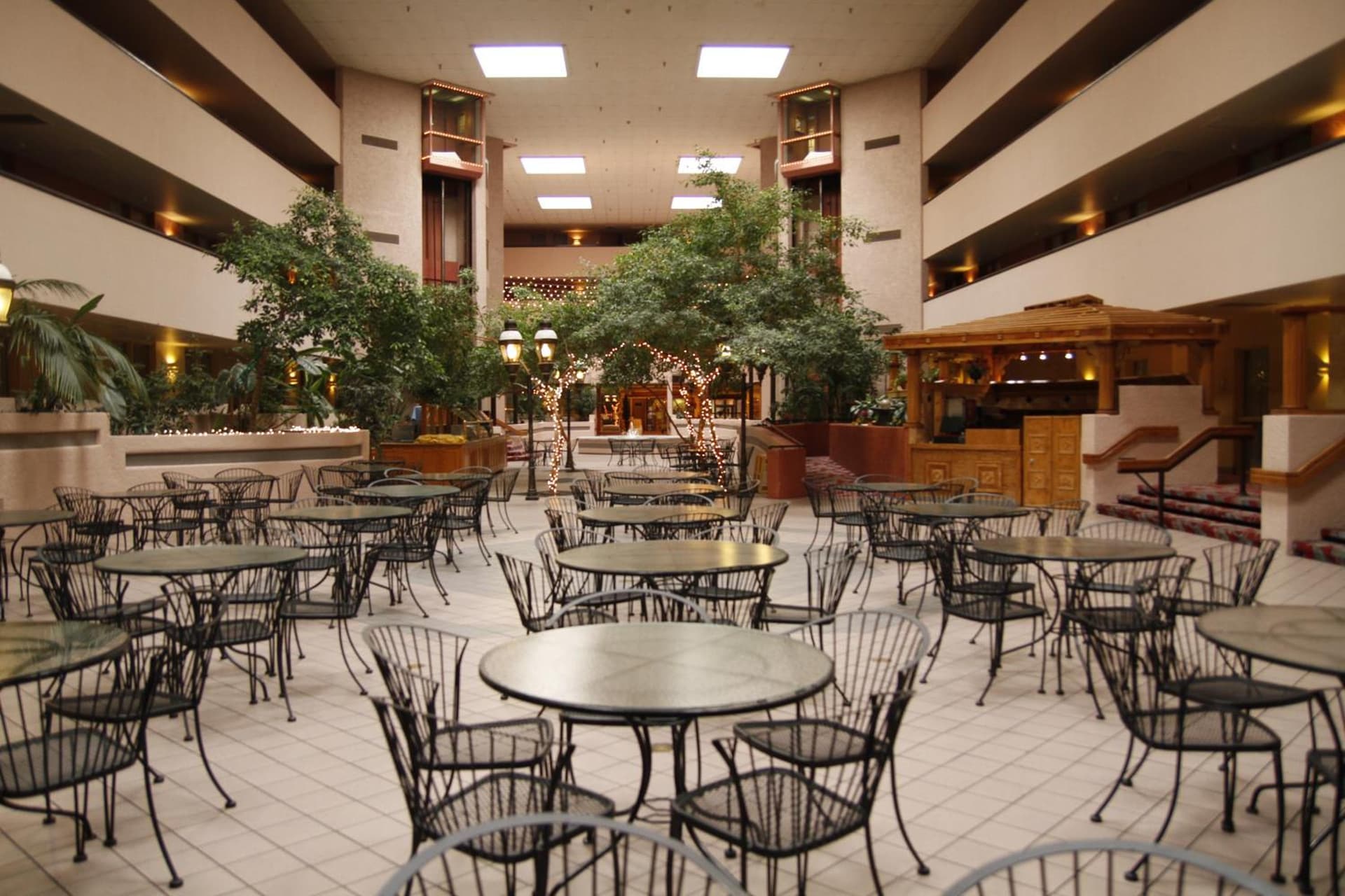 Ramada by Wyndham Viscount Suites Tucson East gallery photo in Tucson, AZ — image 22