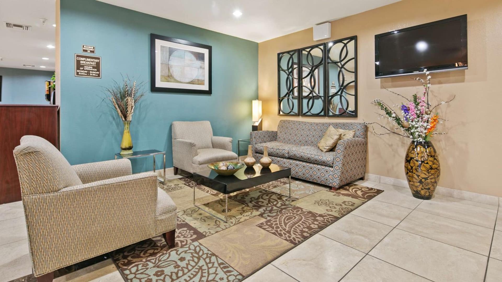Best Western Sonora Inn & Suites property views in Nogales, AZ — gallery photo 3